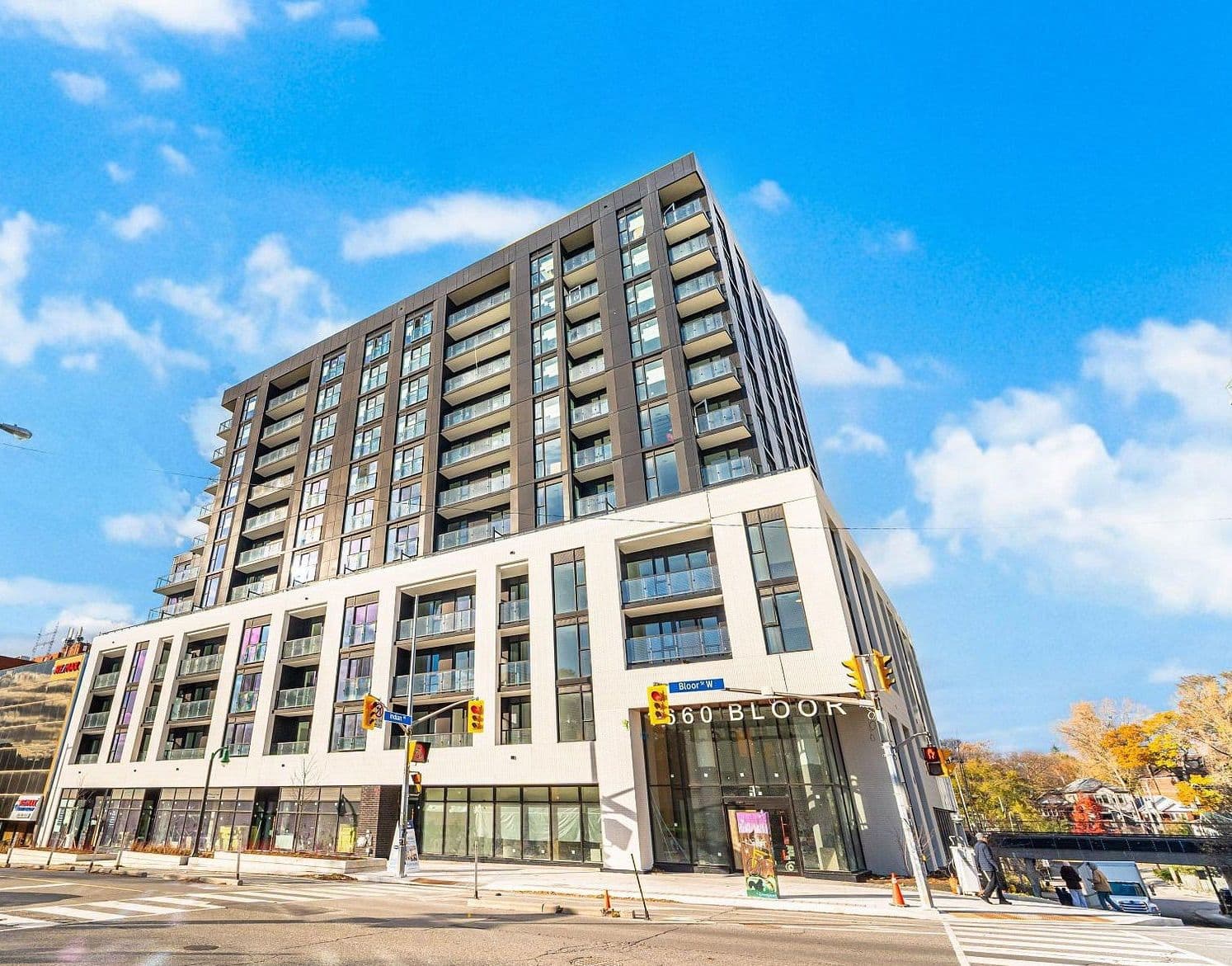 1660 Bloor Street 809, Toronto W02, ON M6P 0C6