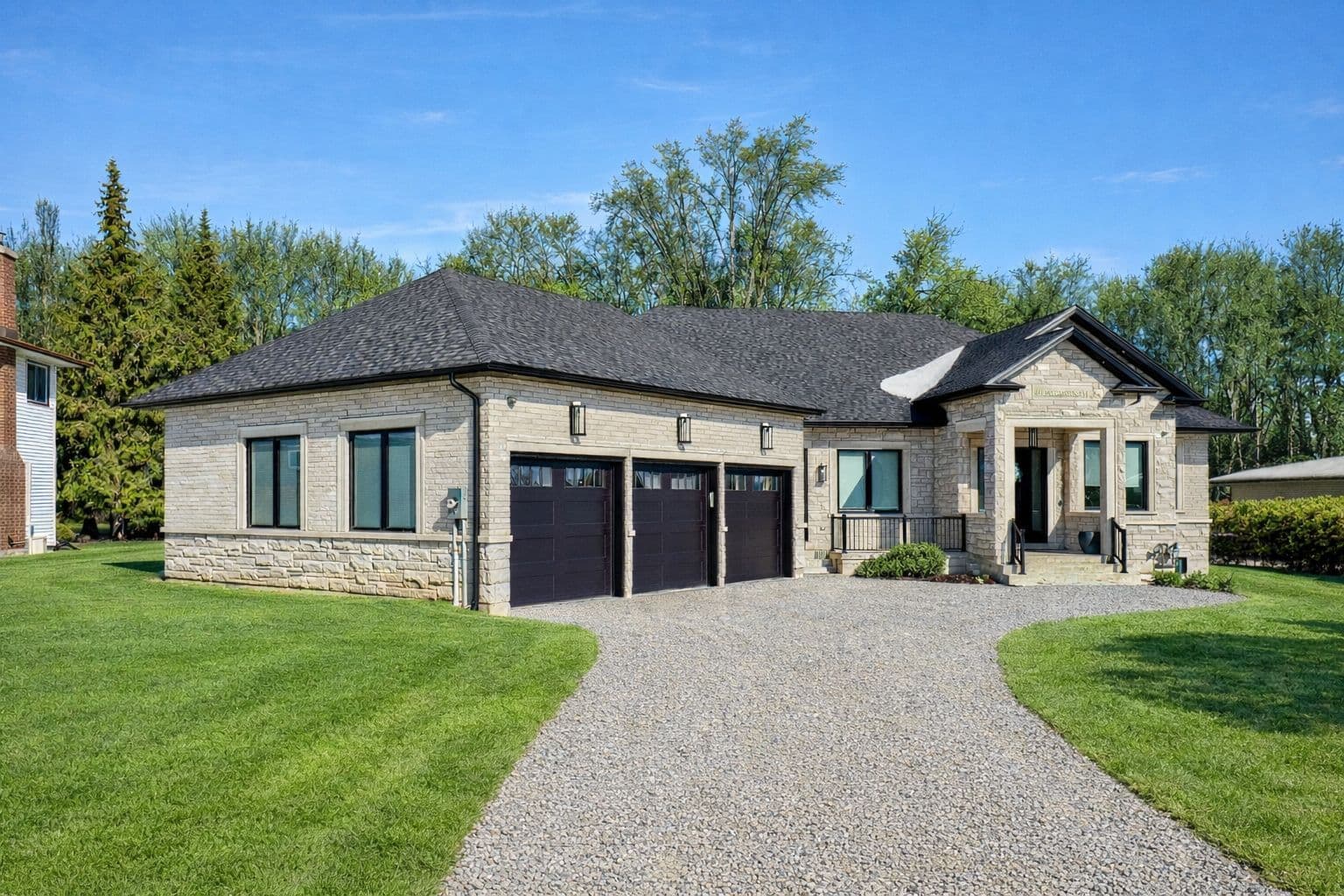 614 Roselawn Avenue, Oshawa, ON L1L 1B2