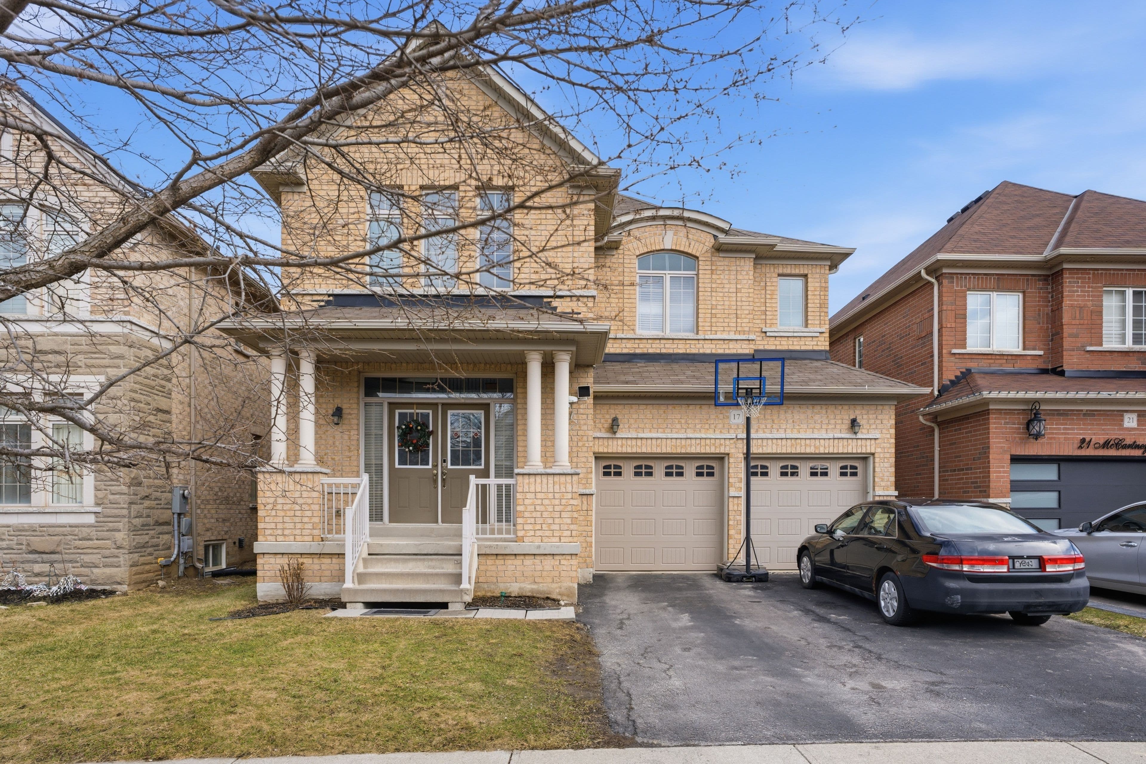 17 Mccartney Street, Hamilton, ON L8B 0T7