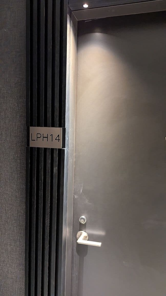 120 Broadway Avenue E 2414, Toronto C10, ON M4P 0A9