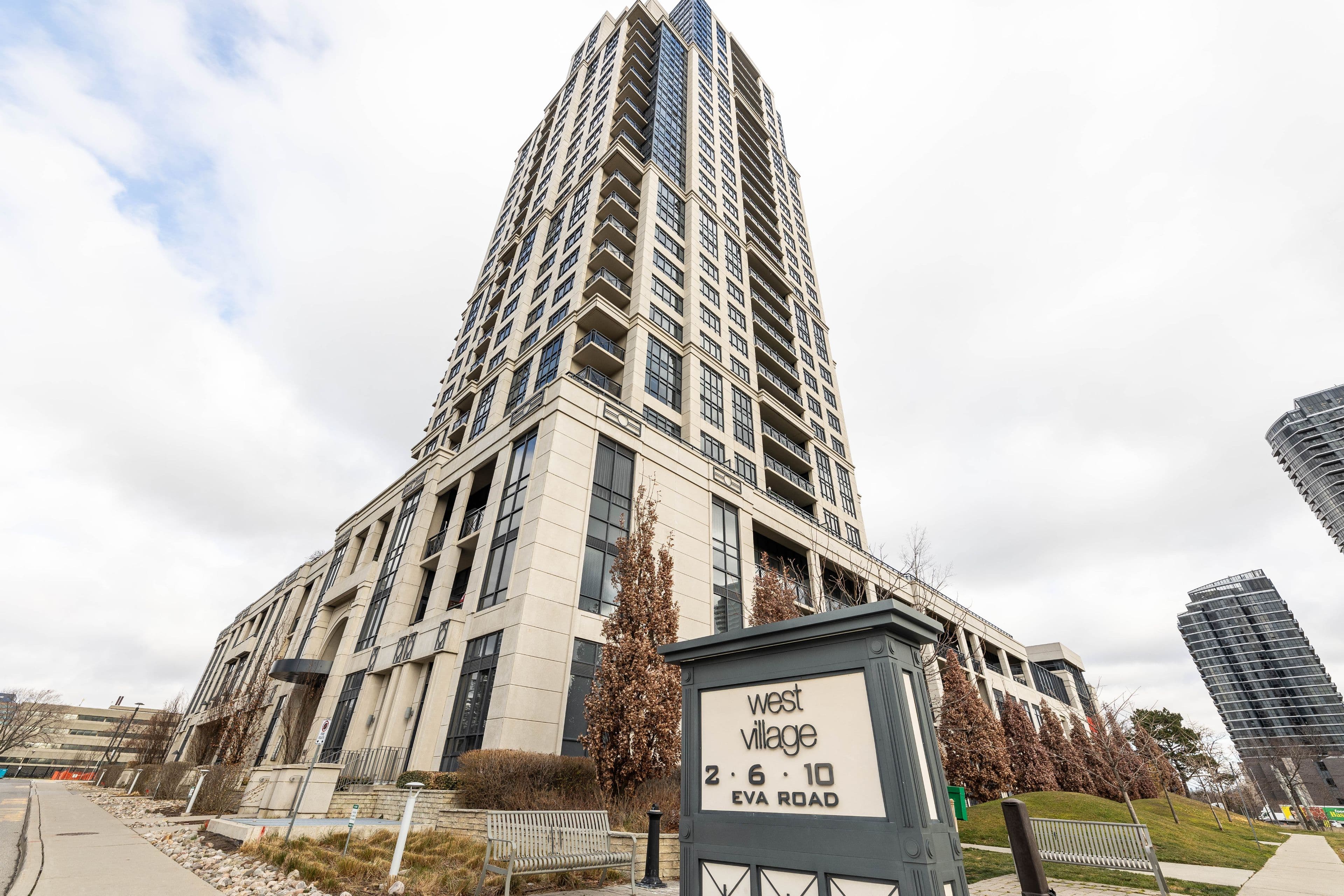 2 Eva Road 1429, Toronto W08, ON M9C 0A9