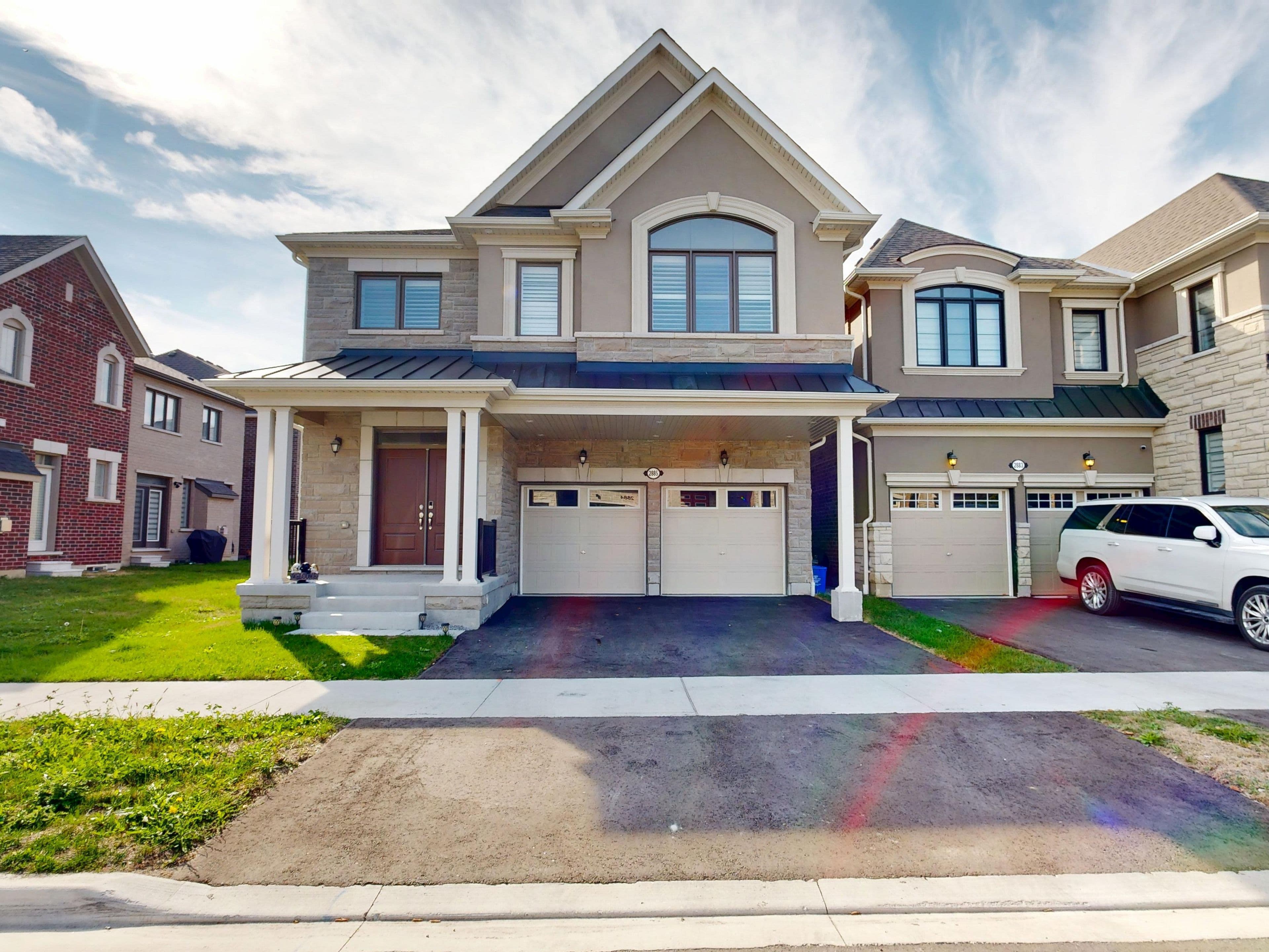 2885 Foxden Square, Pickering, ON L1X 0N9