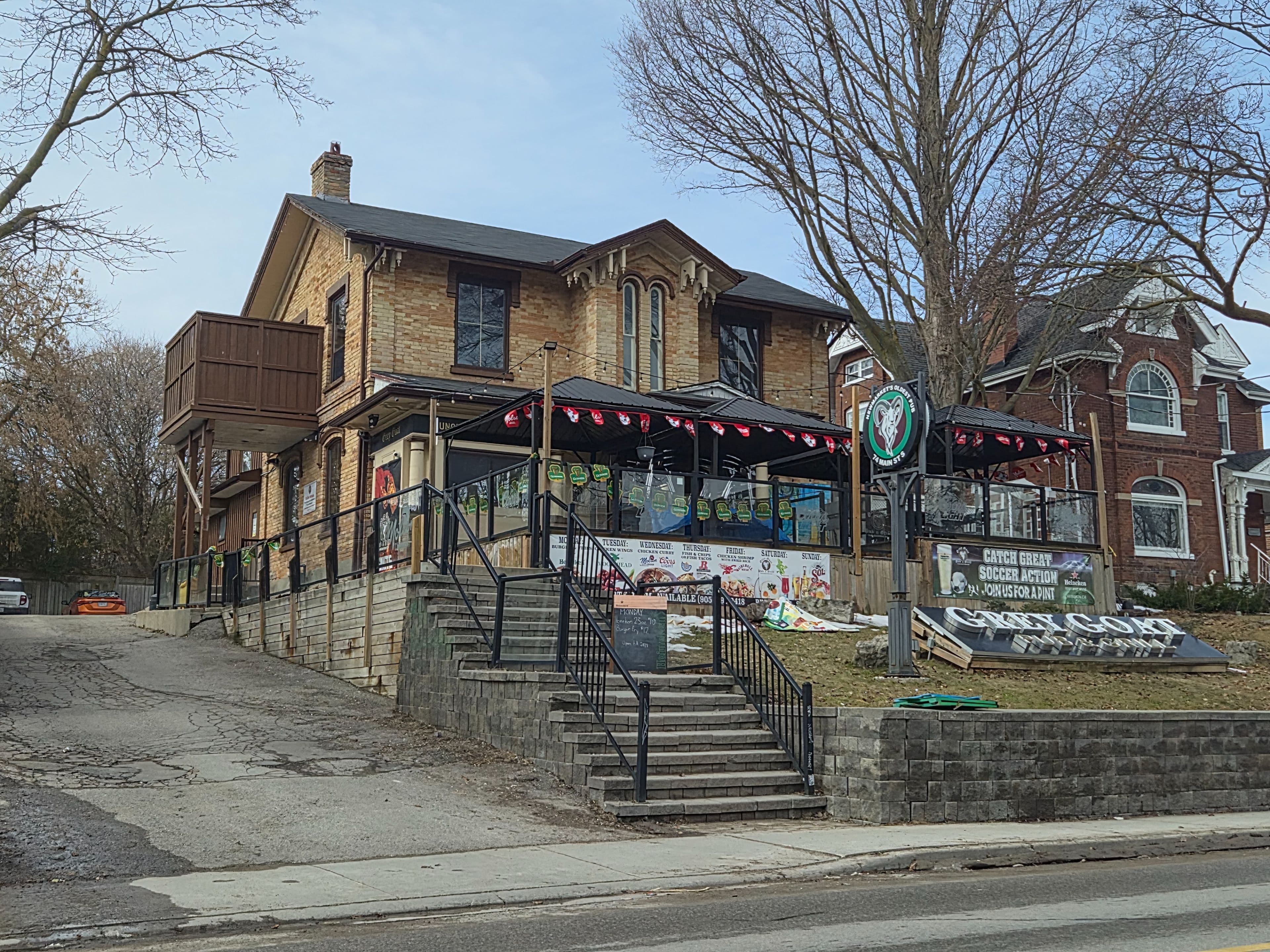 74 Main Street S, Newmarket, ON L3Y 3Y6