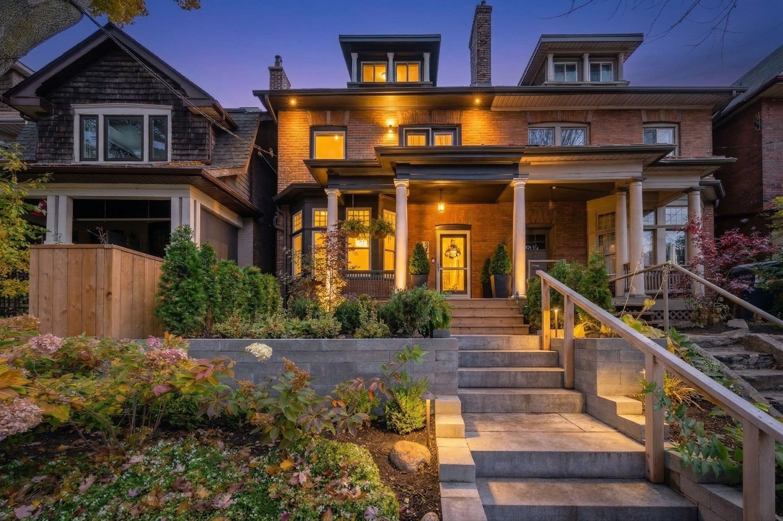 29 Parkside Drive, Toronto W01, ON M6R 2Y7