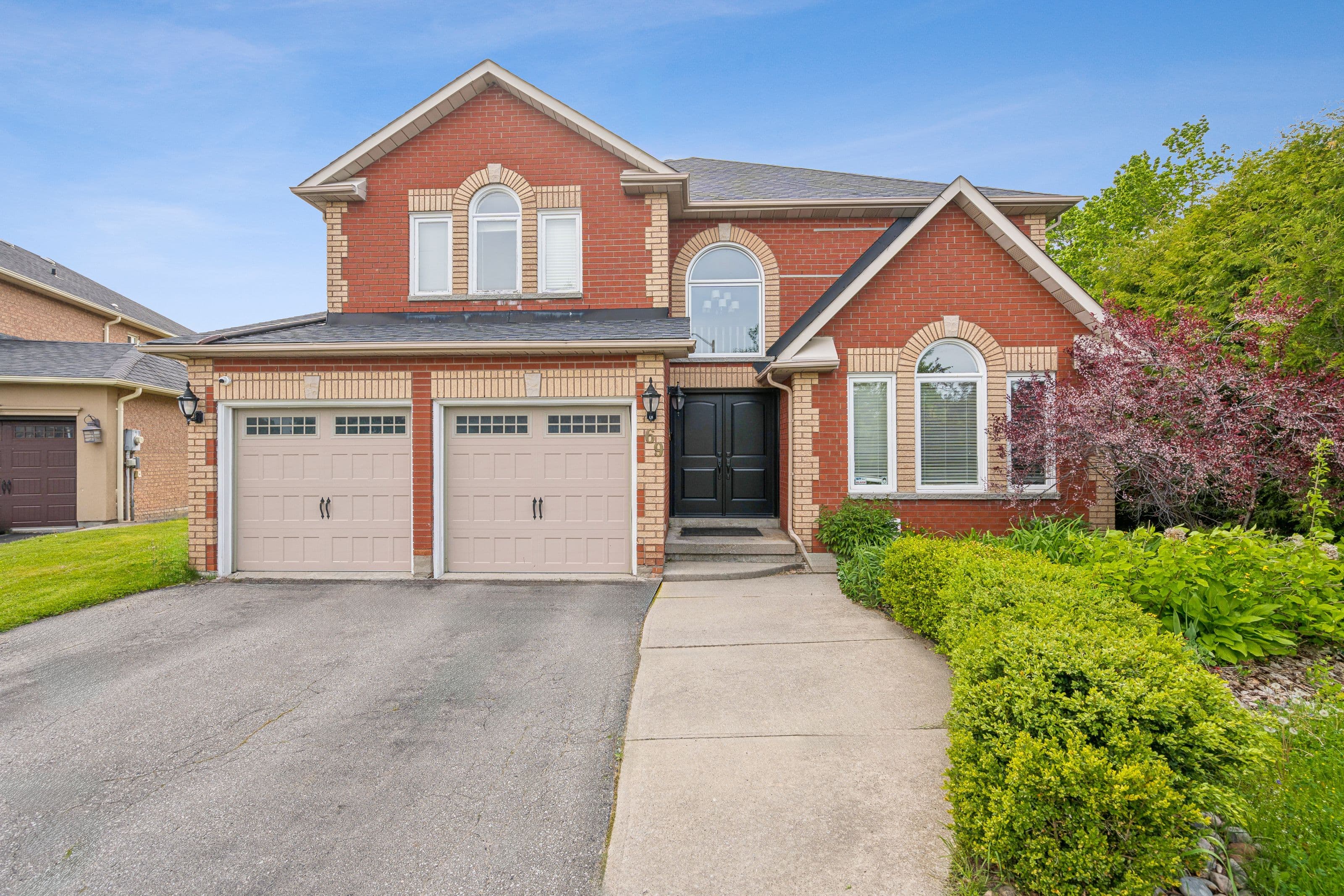 69 CITYVIEW Circle, Barrie, ON L4N 7V1