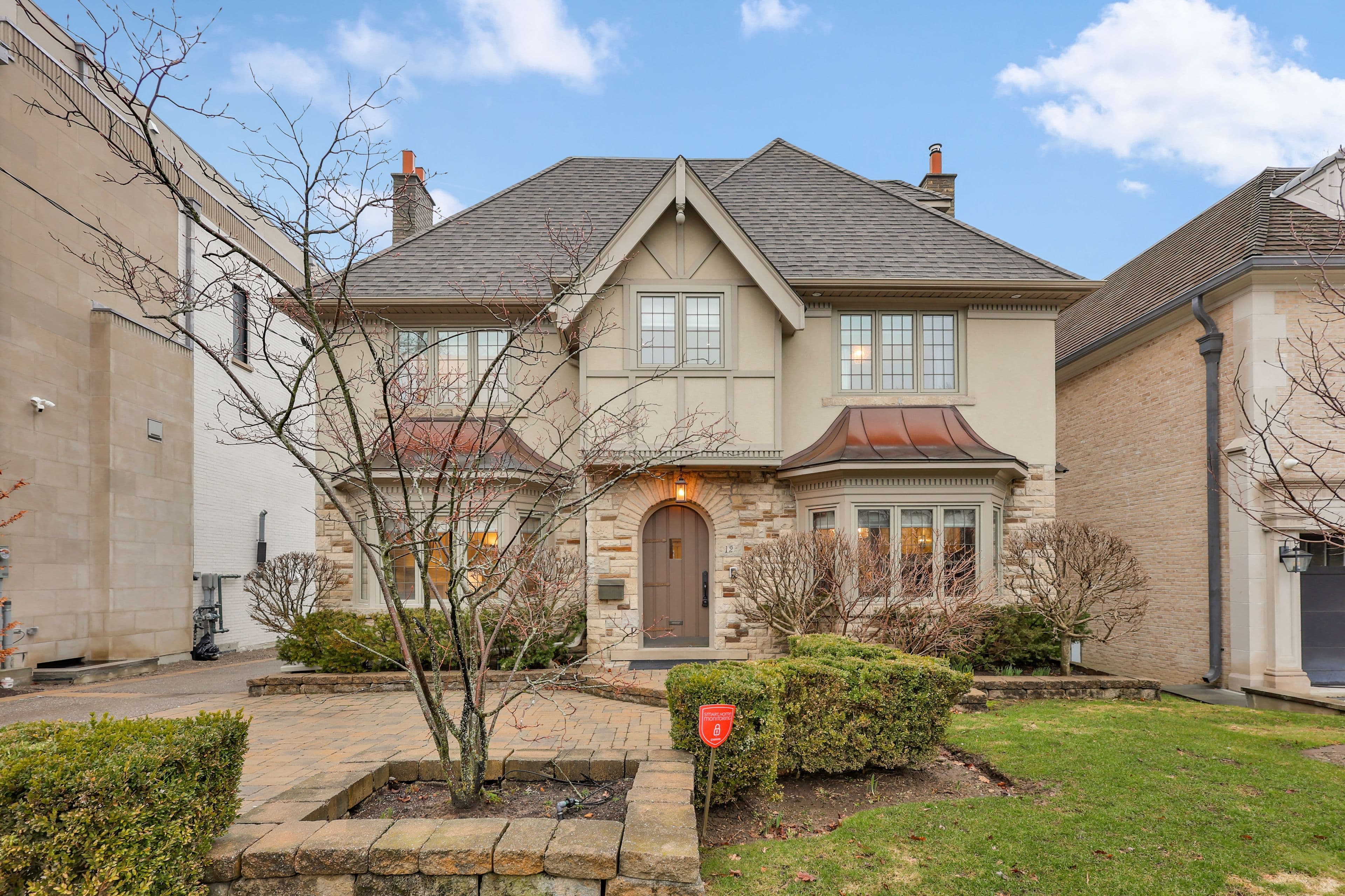 12 Killarney Road, Toronto C03, ON M5P 1L8
