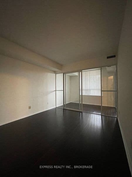 18 Hillcrest Avenue 601, Toronto C14, ON M2N 6T5