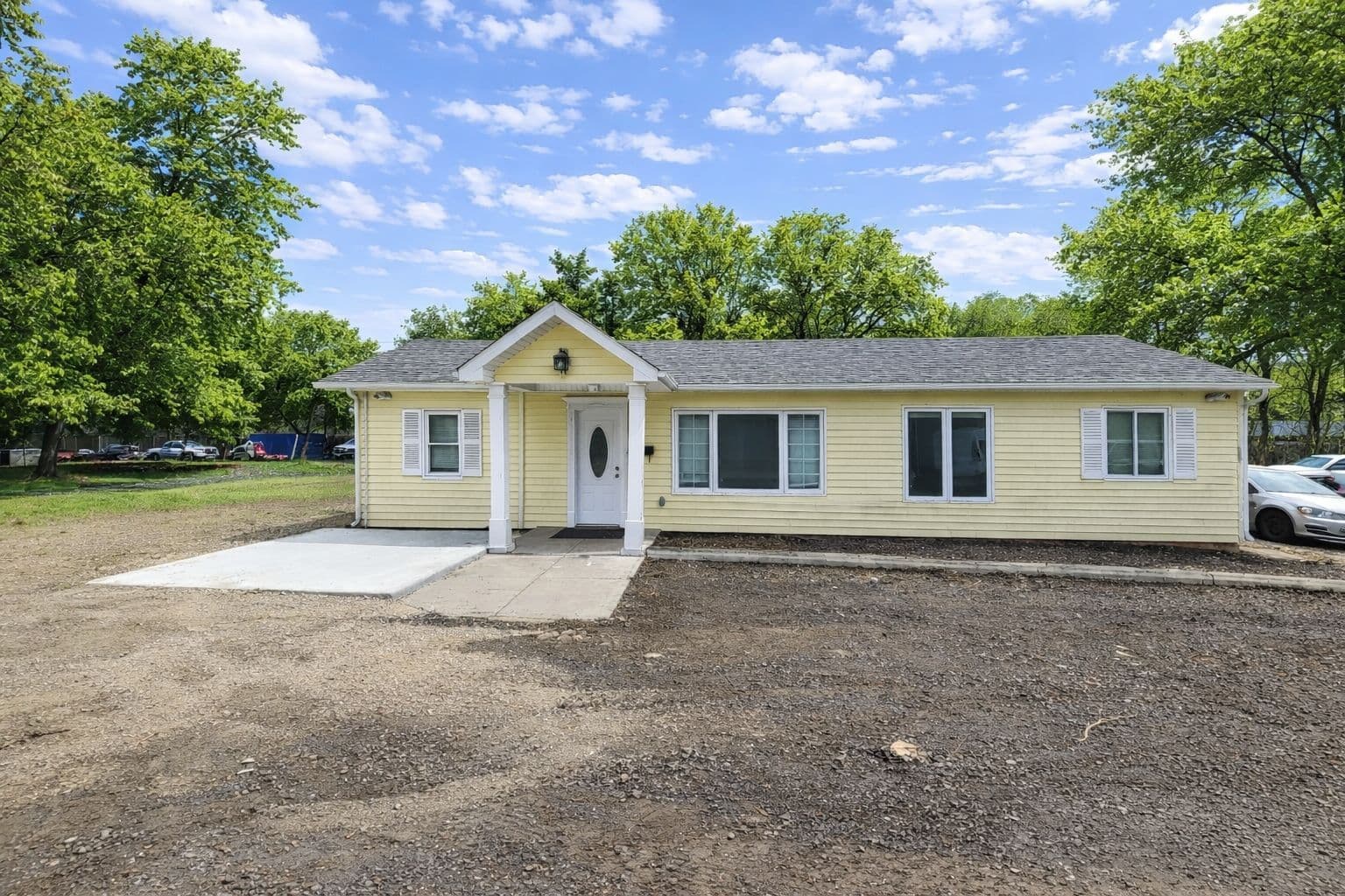 698 HIghway 6 Highway B, Hamilton, ON L8N 2Z7