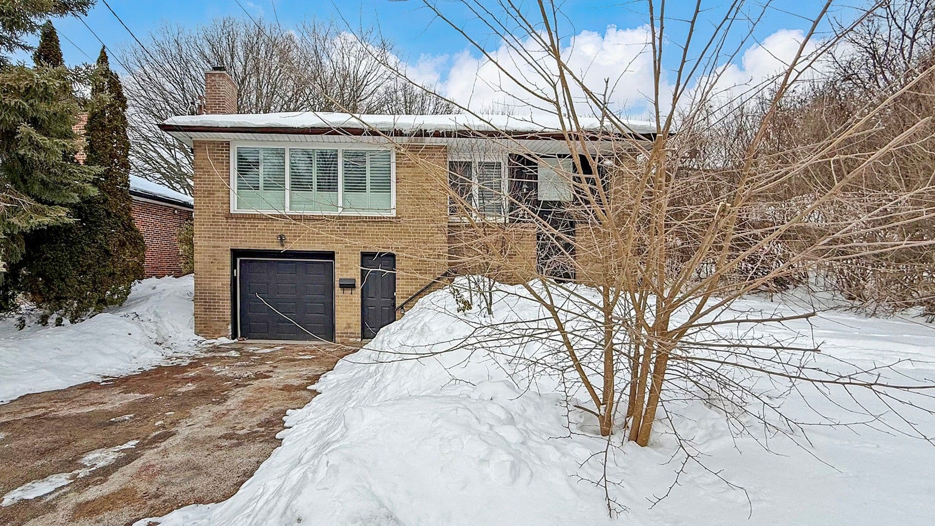 24 Fenelon Drive, Toronto C13, ON M3A 3K3