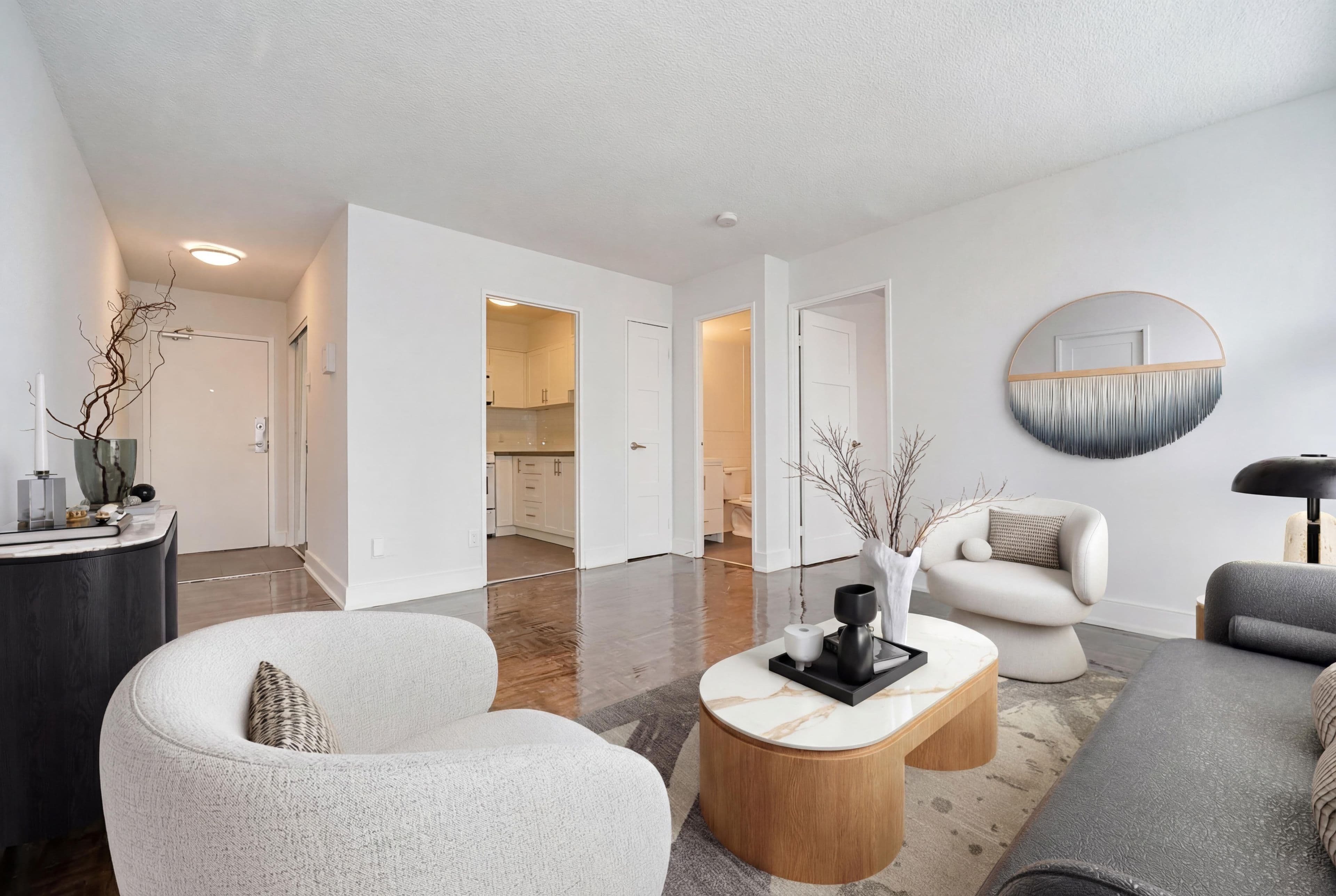 33 Isabella Street 2412, Toronto C08, ON M4Y 2P7