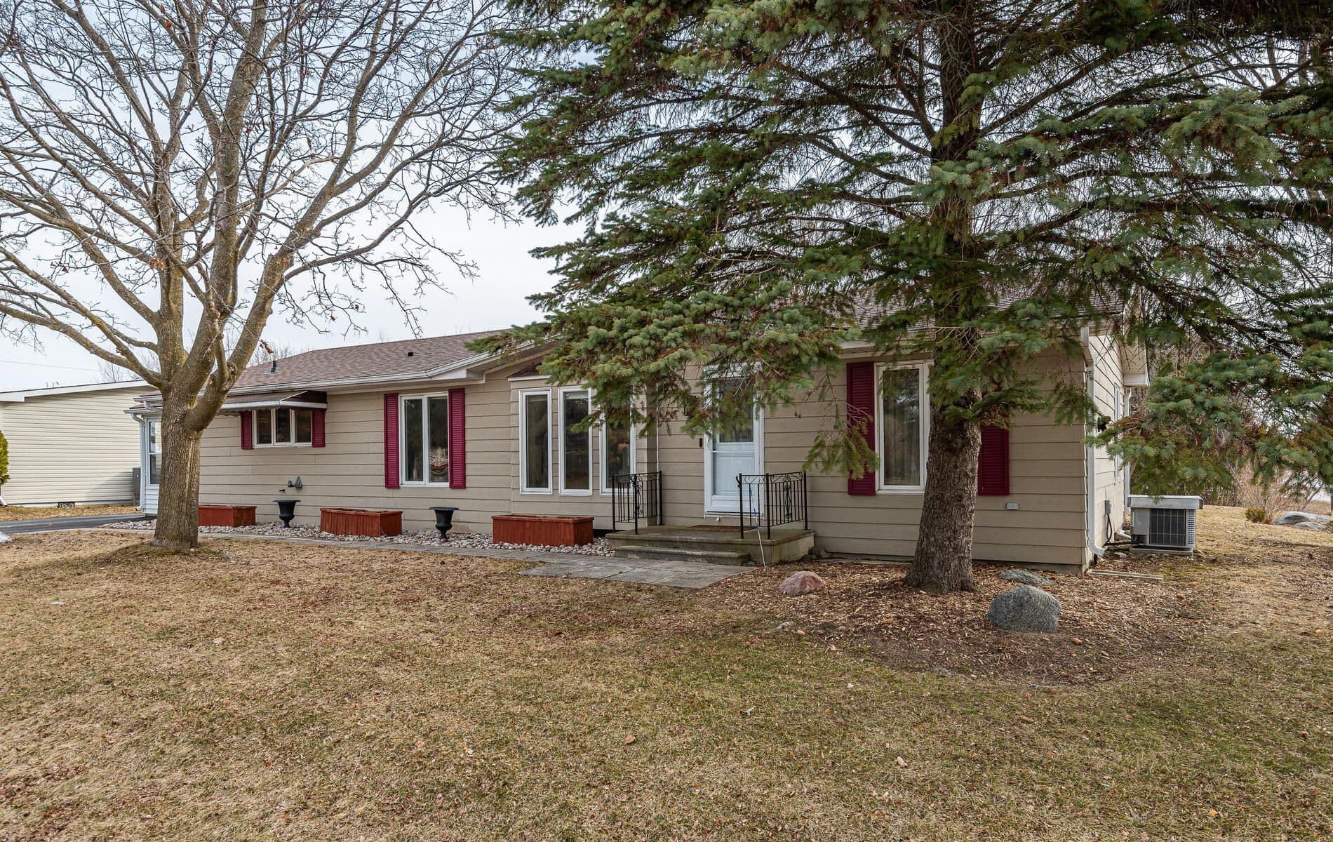 50 Juno Crescent, Georgina, ON L0E 1R0