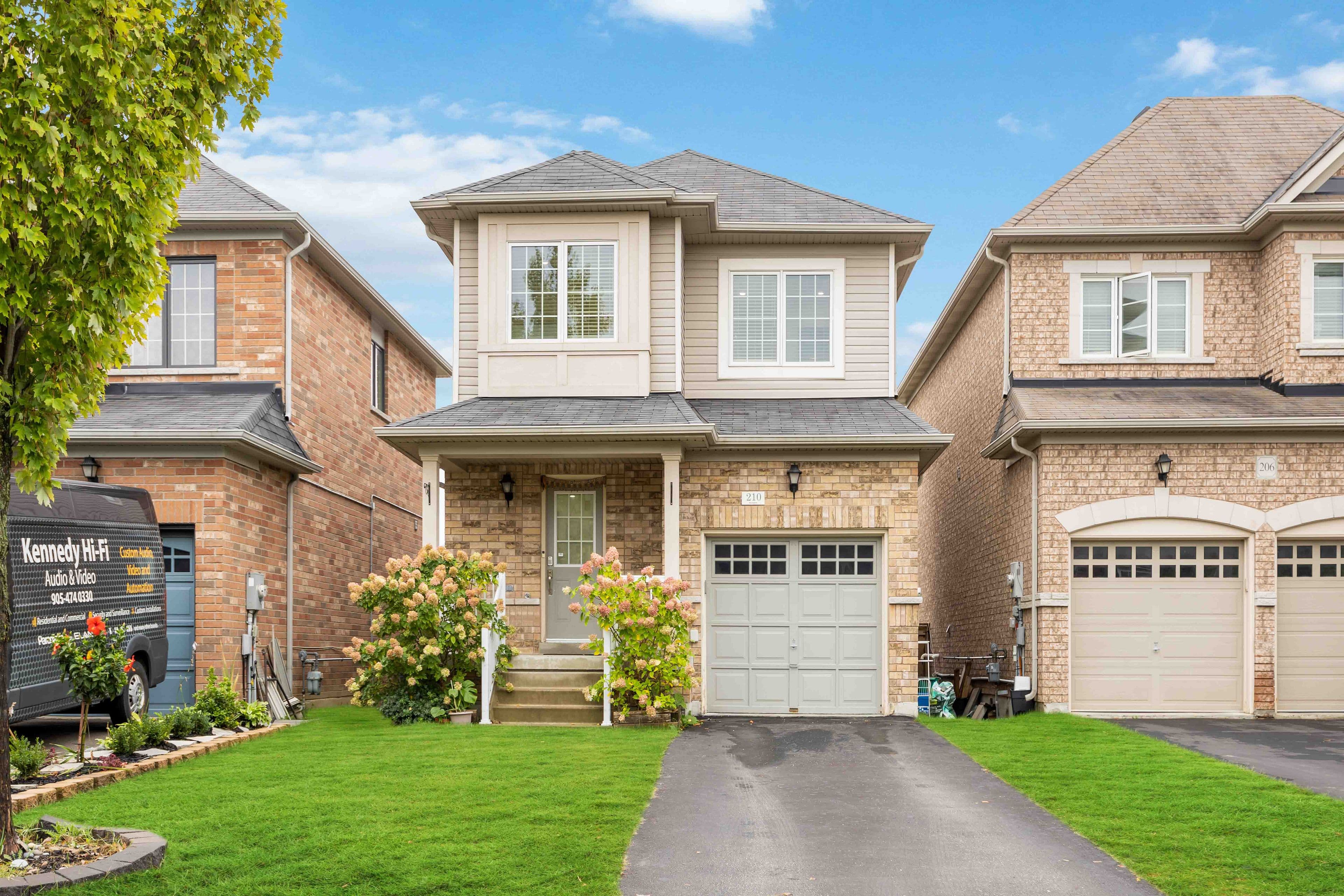210 Cabin Trail Crescent, Whitchurch-Stouffville, ON L4A 0S3
