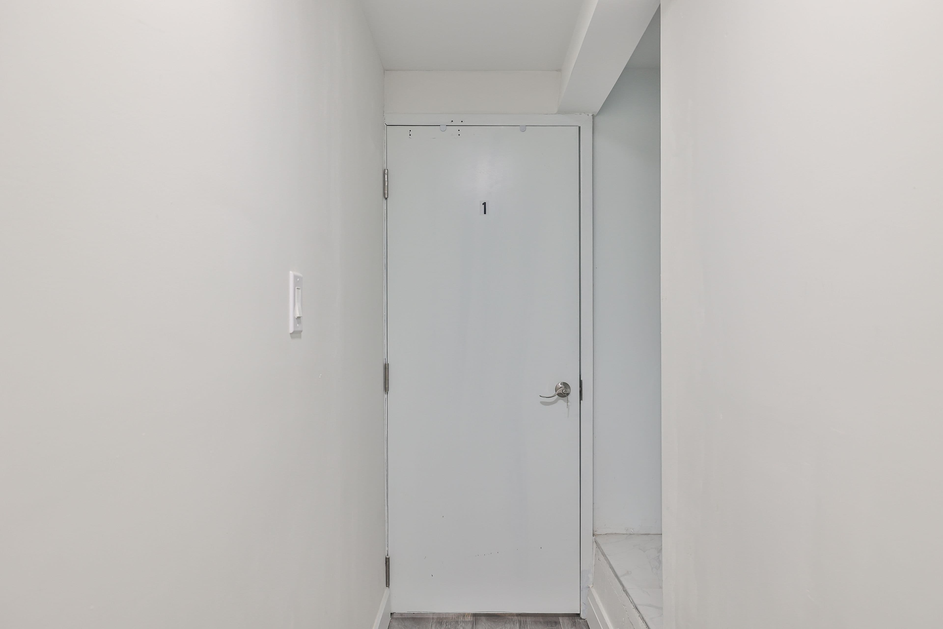 5 Sorauren Avenue 1, Toronto W01, ON M6R 2C6