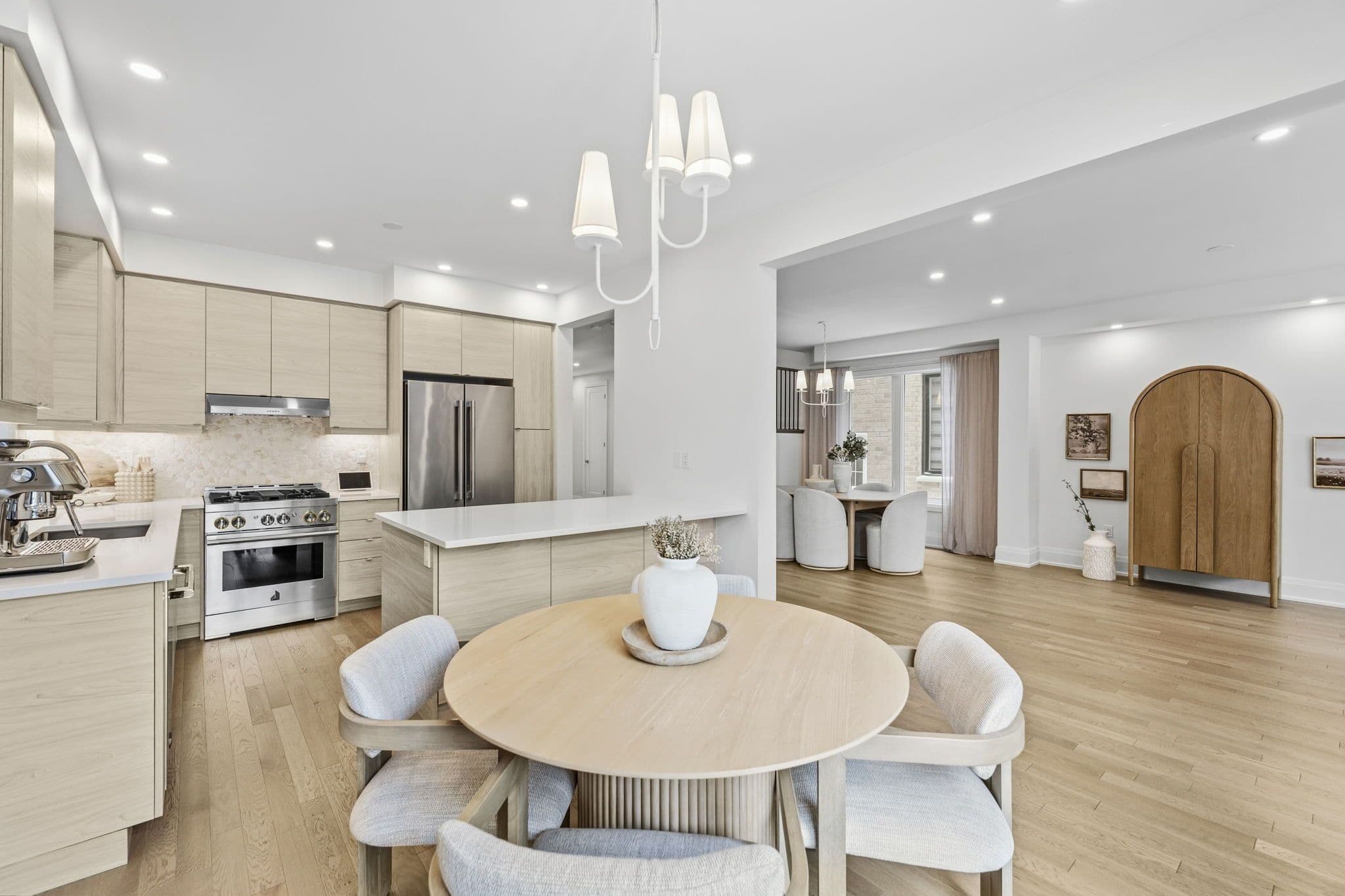 6 Byblos Court, East Gwillimbury, ON L9N 0T3