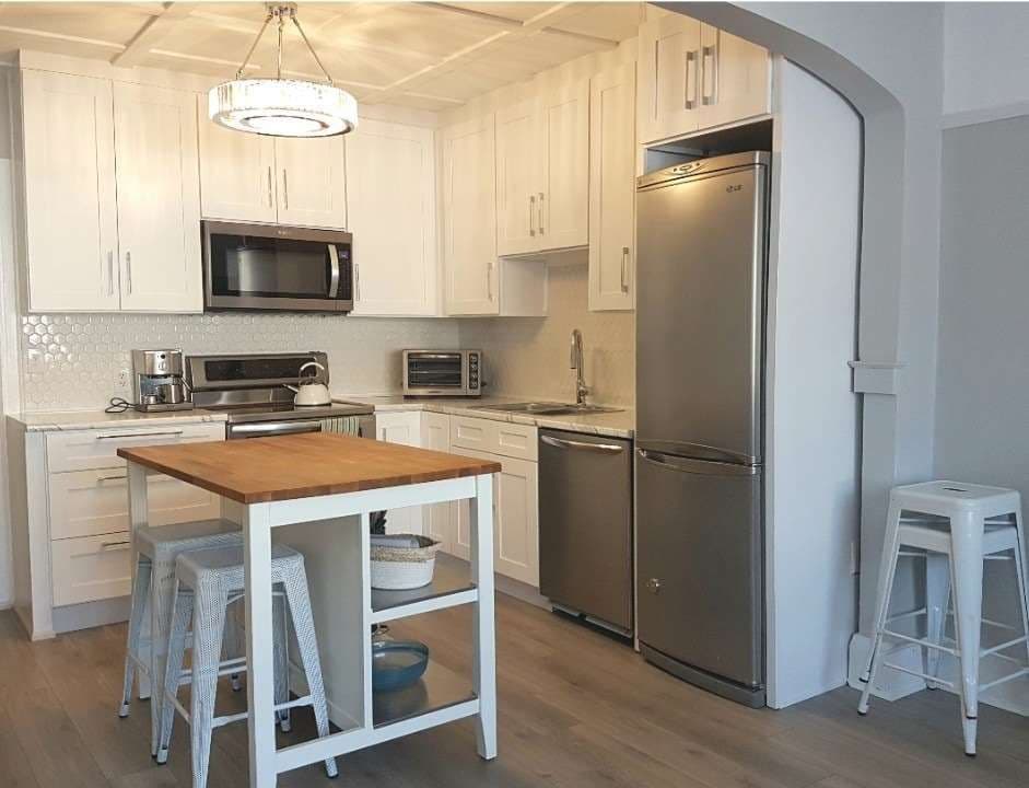 608A Mount Pleasant Road, Toronto C10, ON M4S 2M8