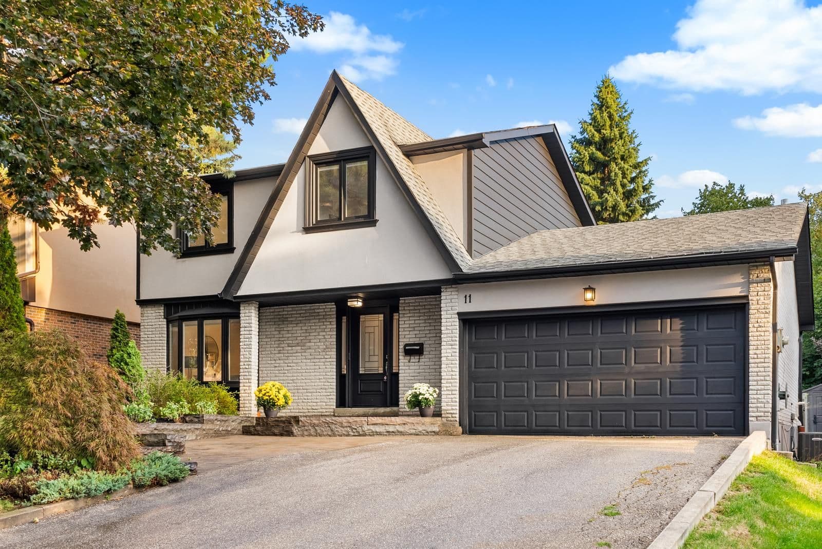 11 Jondan Crescent, Markham, ON L3T 3Z4