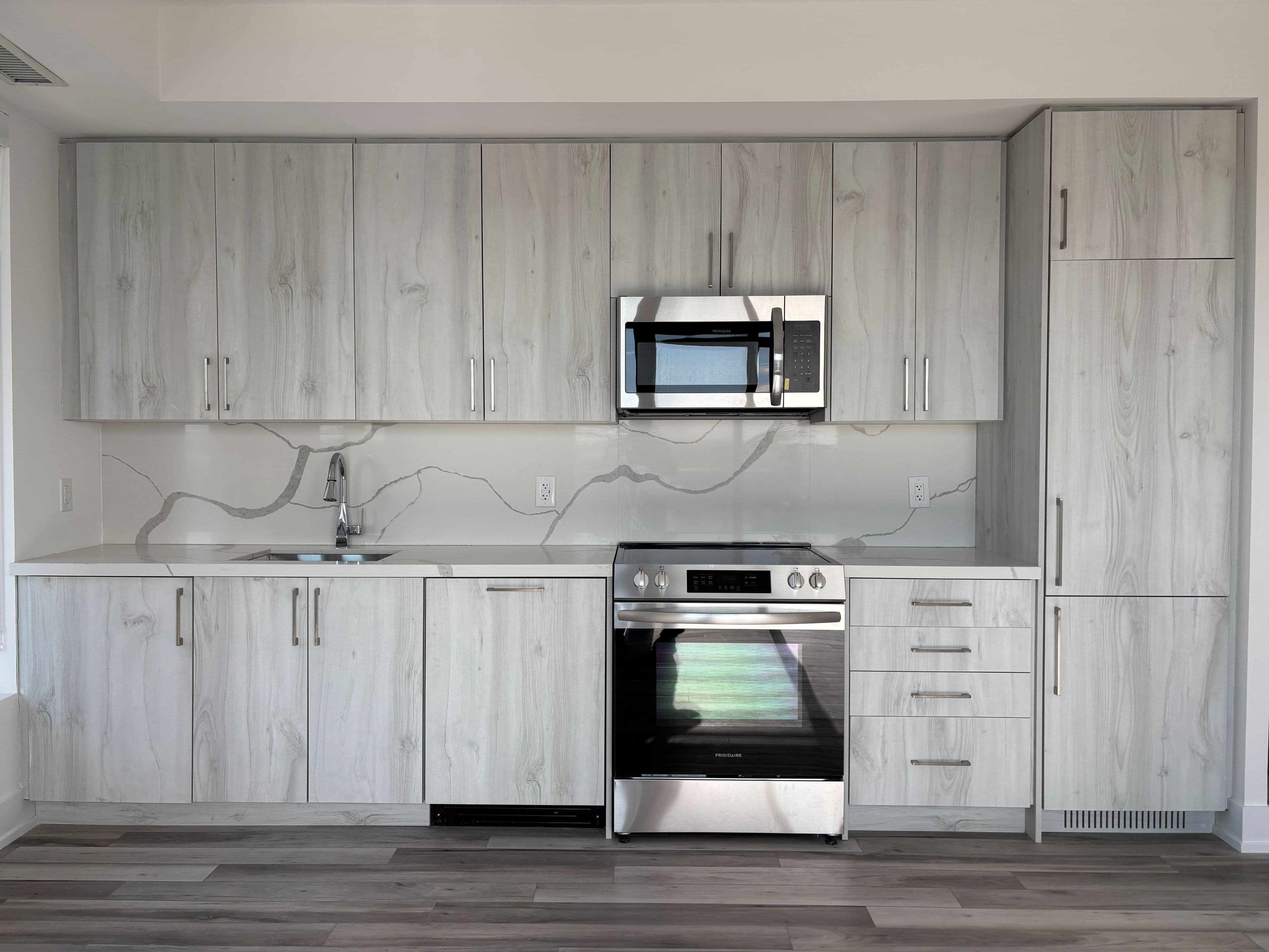 2450 Old Bronte Road 445, Oakville, ON L6M 5P6