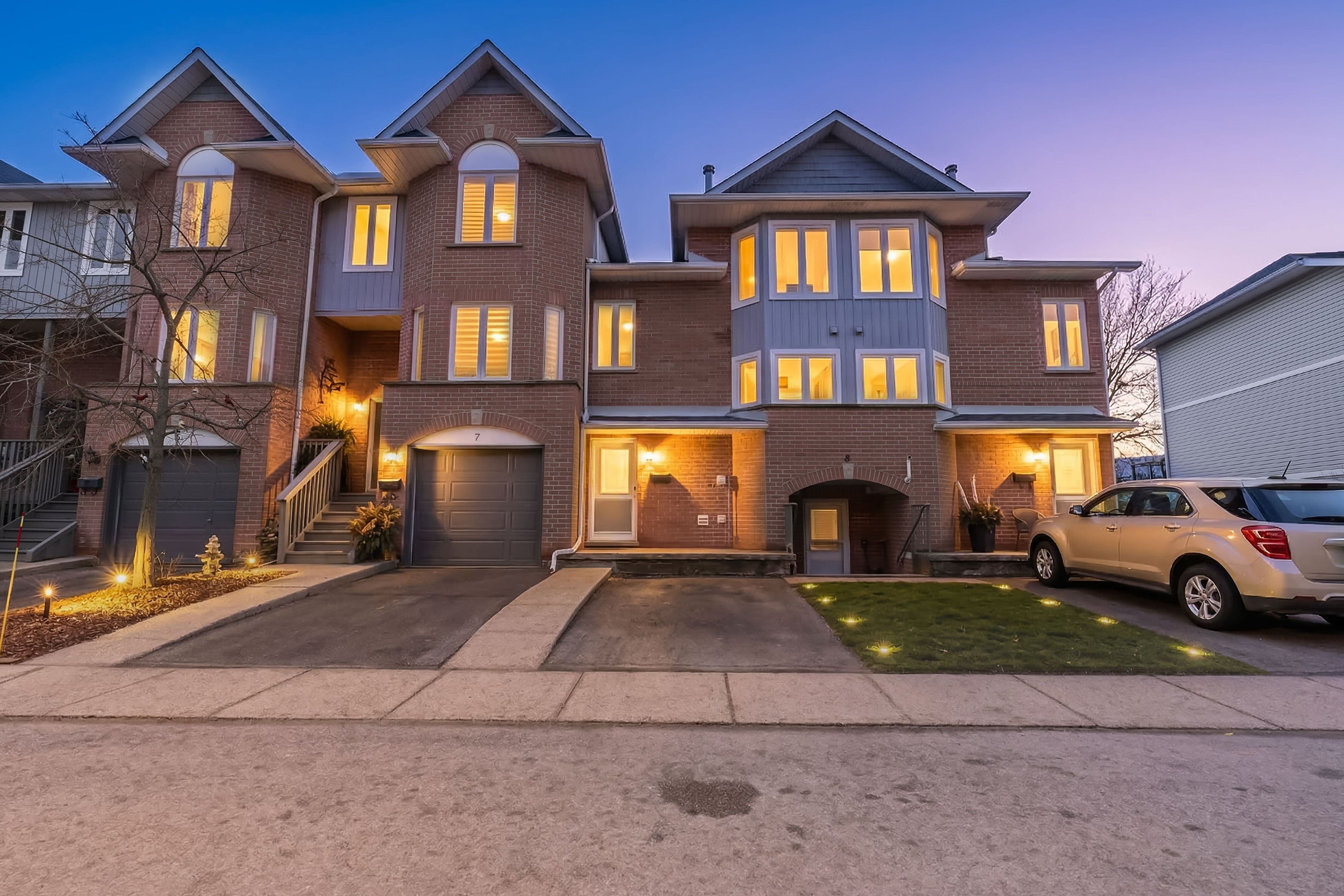 245 Bishop Street S 9, Cambridge, ON N3H 5N2