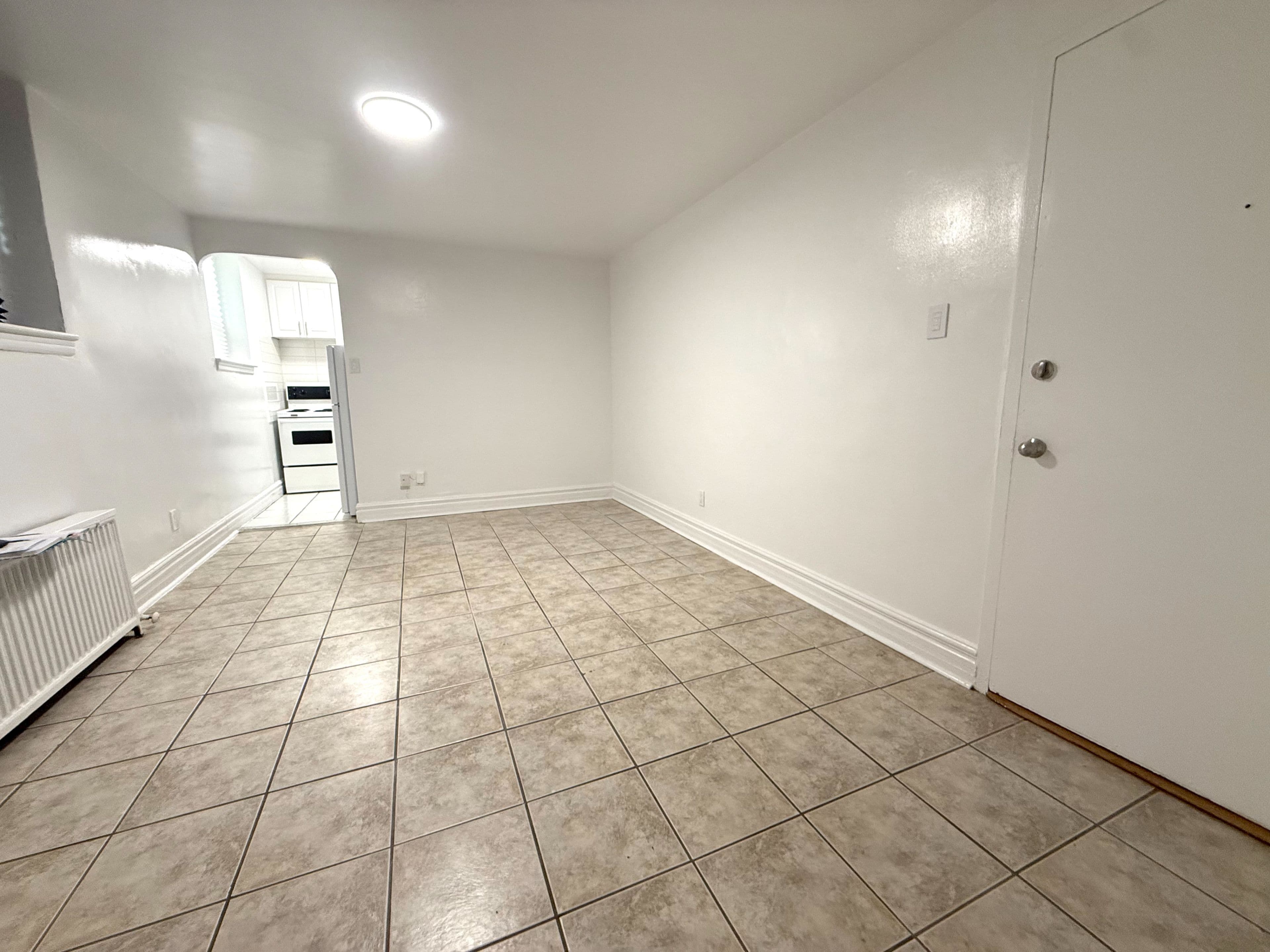 2770 Yonge Street B7, Toronto C04, ON M4N 2J3