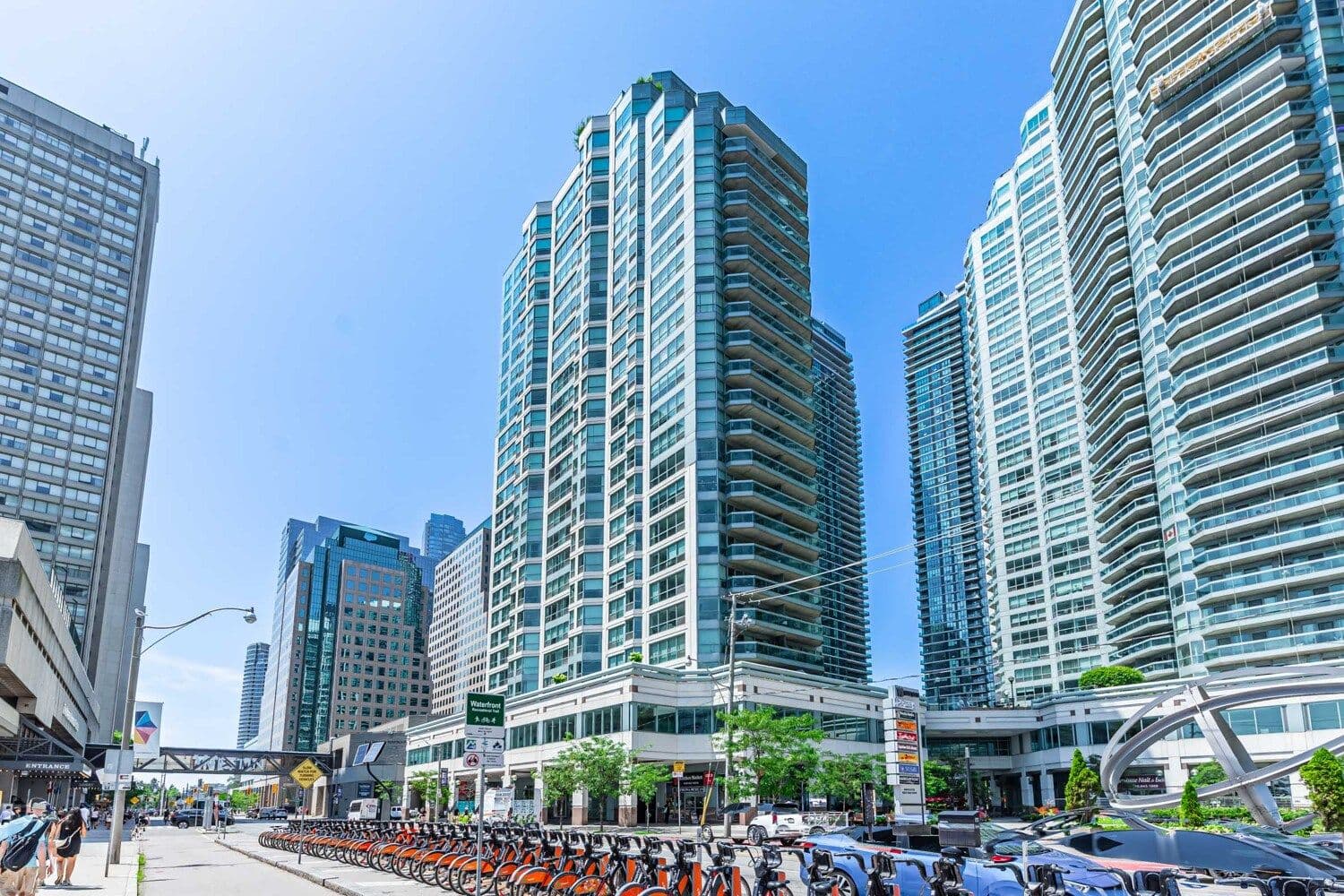 10 Queens Quay W 811, Toronto C01, ON M5J 2R9