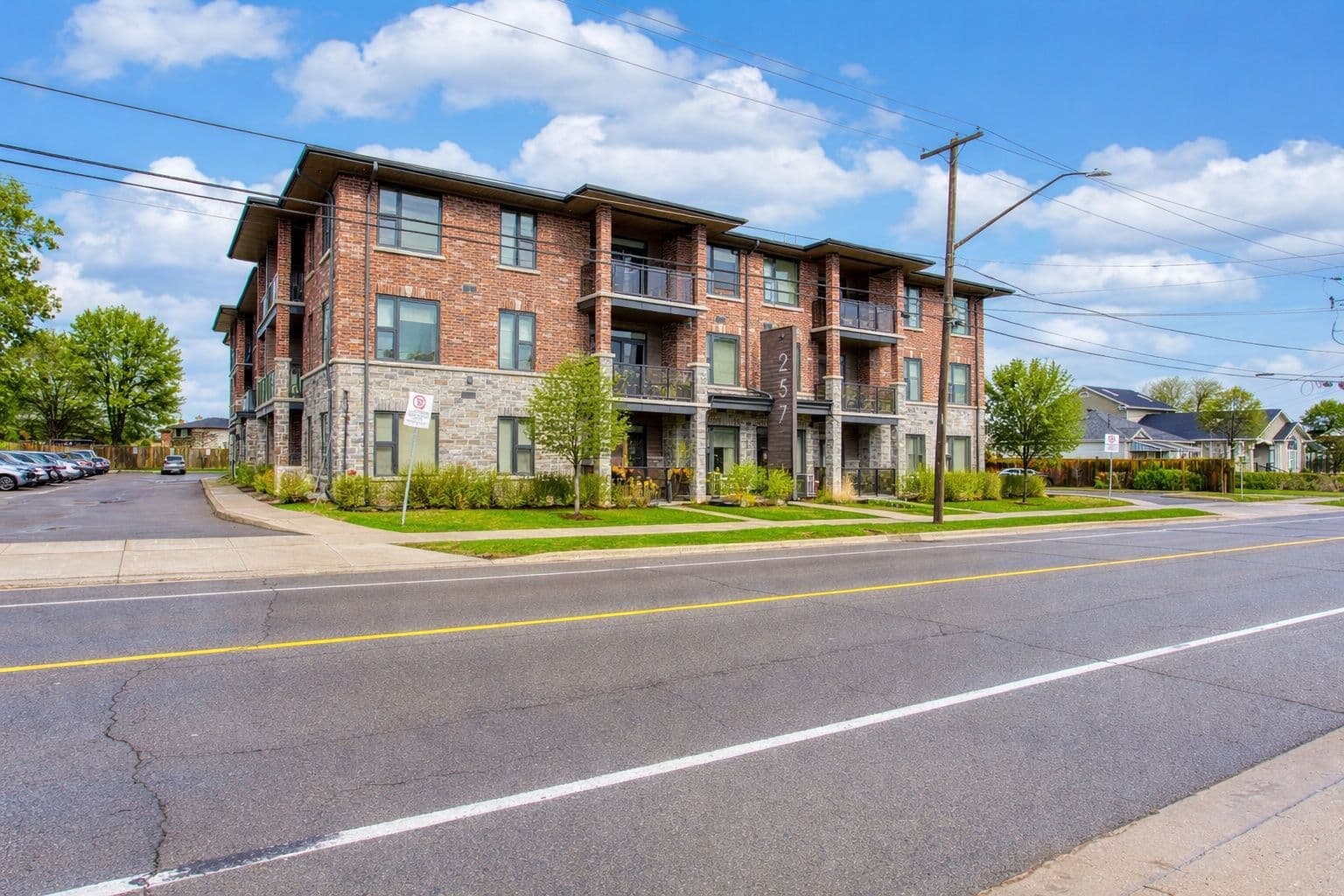 257 Millen Road 205, Hamilton, ON L8E 2H1