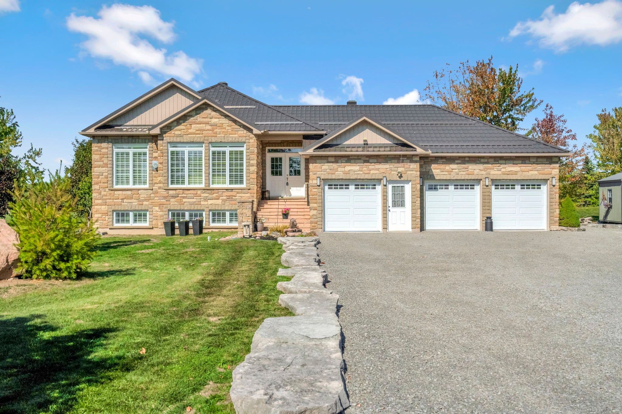 2884 Sunnydale Lane, Ramara, ON L0K 1B0