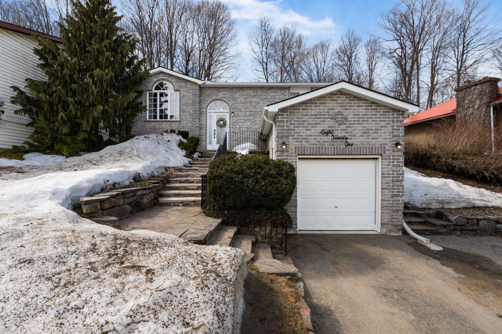 821 Birchwood Drive, Midland, ON L4R 4Y3