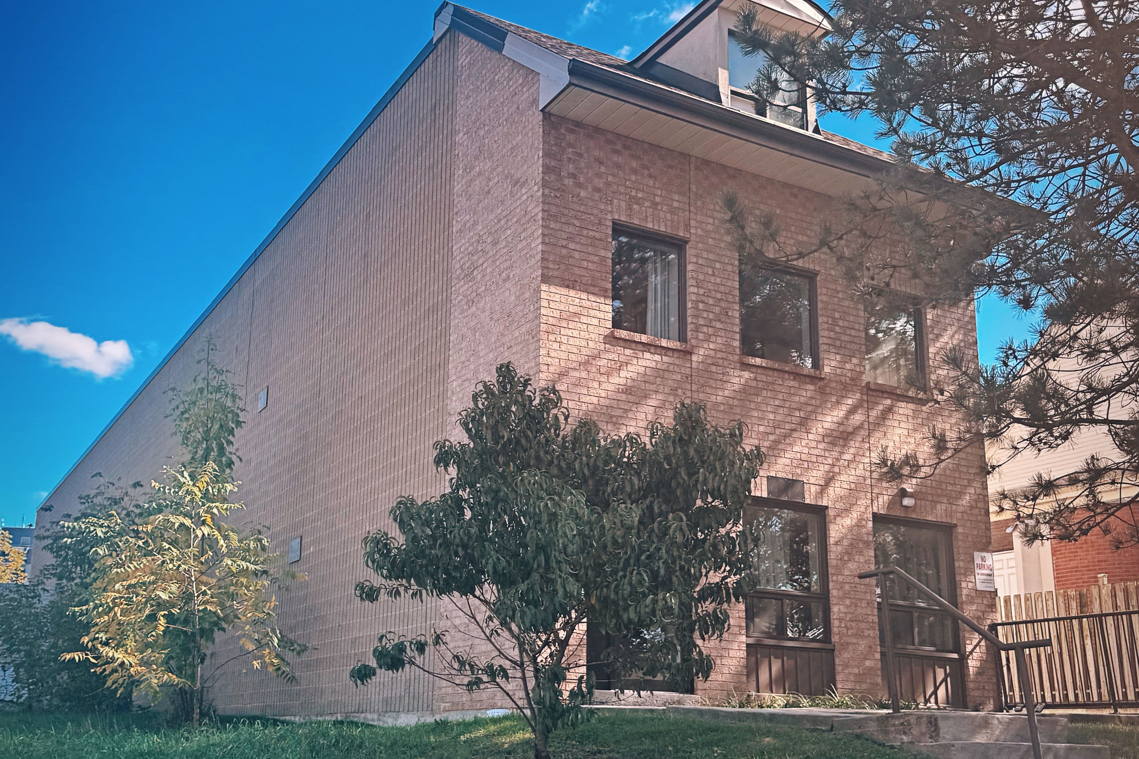 4872 Valley Way 303, Niagara Falls, ON L2E 1W3