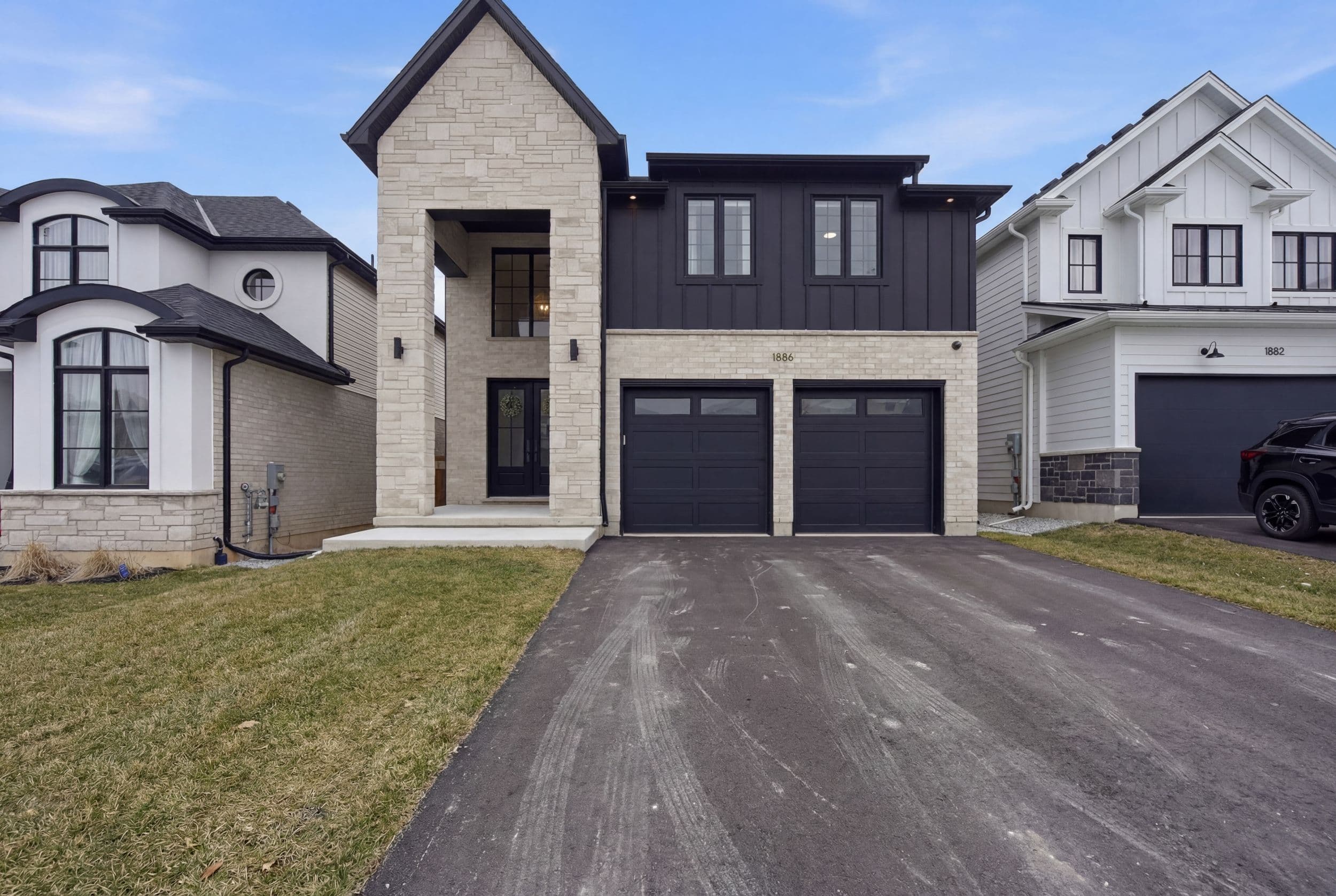1886 Fountain Grass Drive, London South, ON N6K 0K7