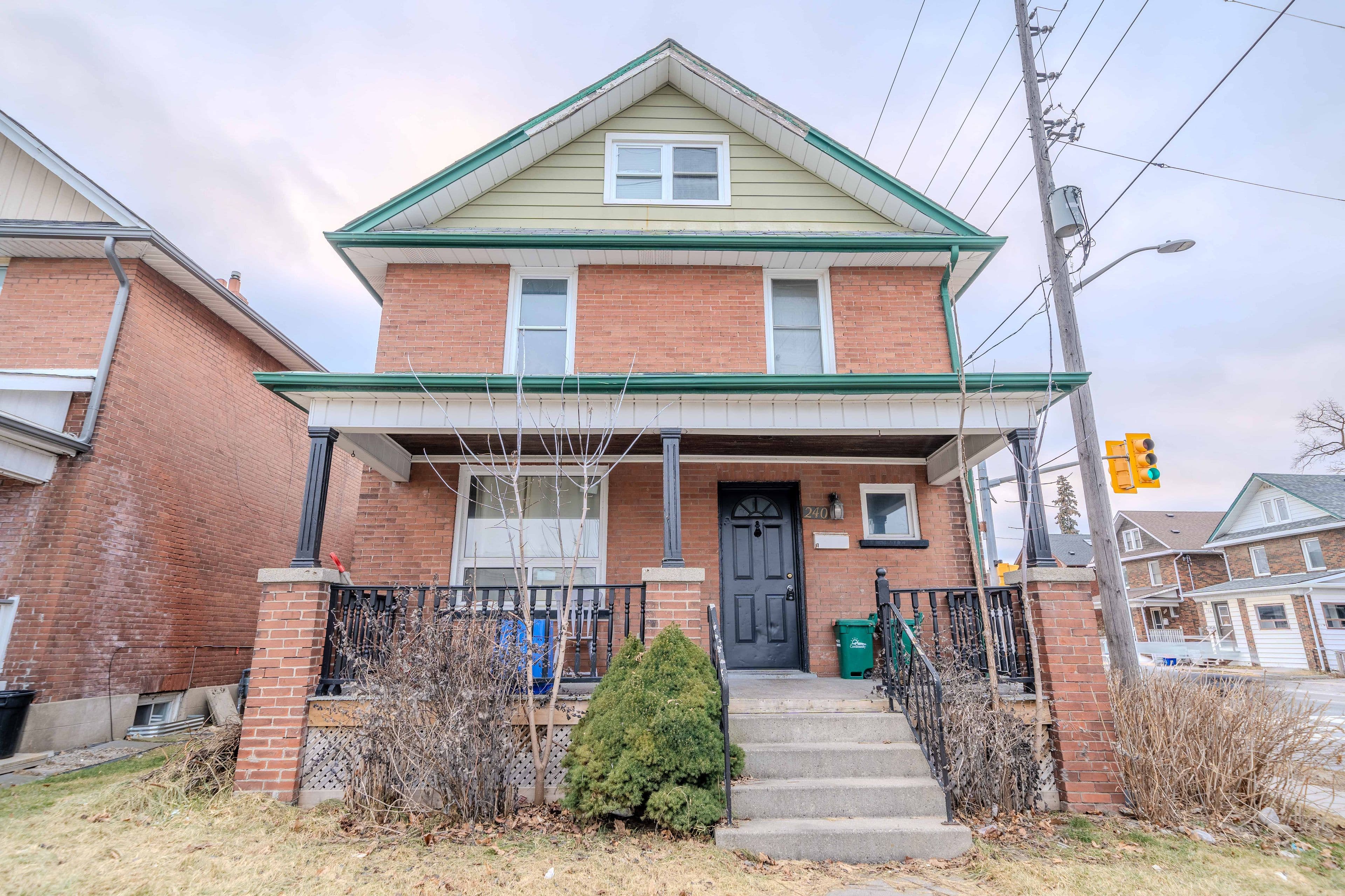 240 Division Street, Oshawa, ON L1G 5M5