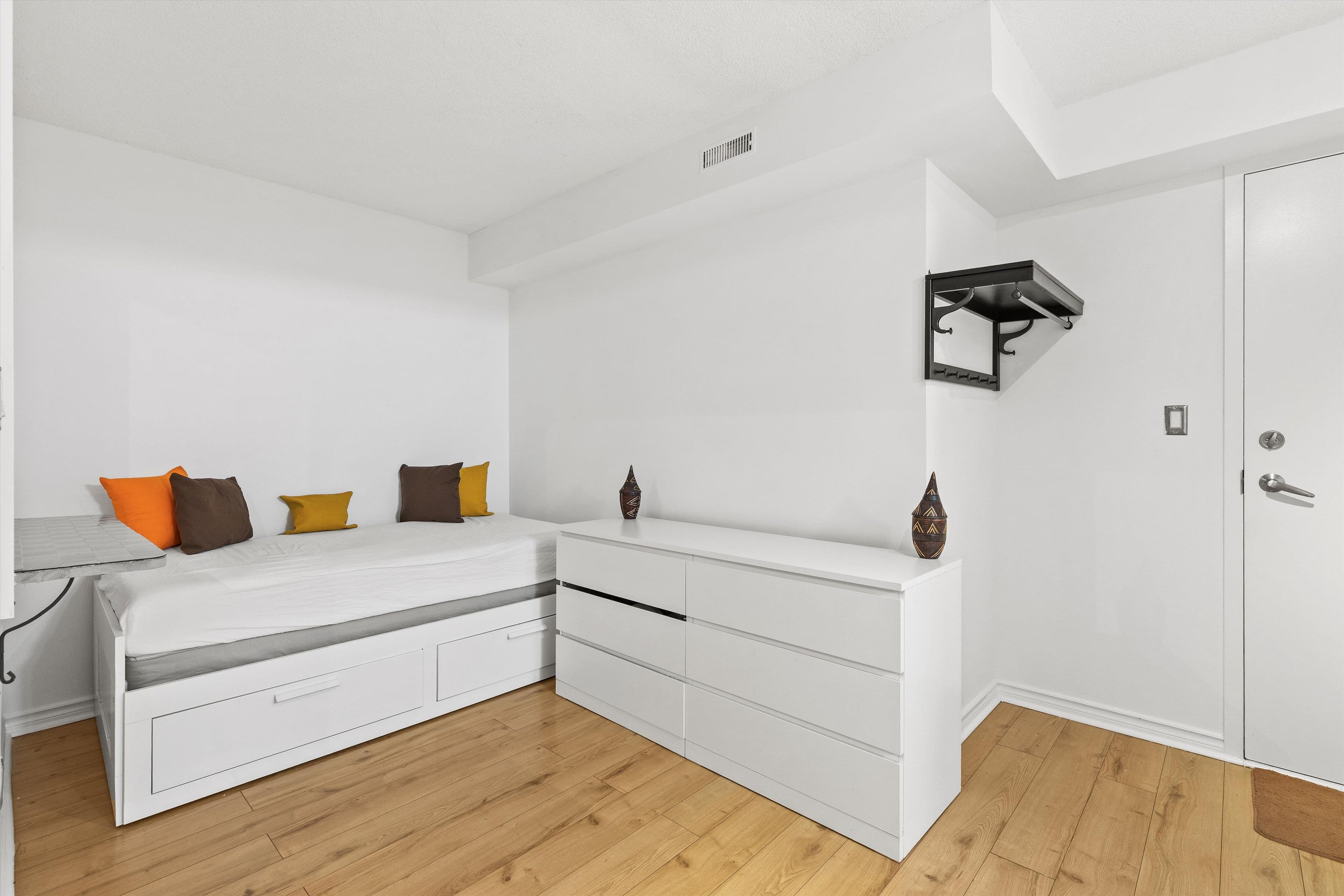 801 Sheppard Avenue W 303, Toronto C06, ON M3H 2T3