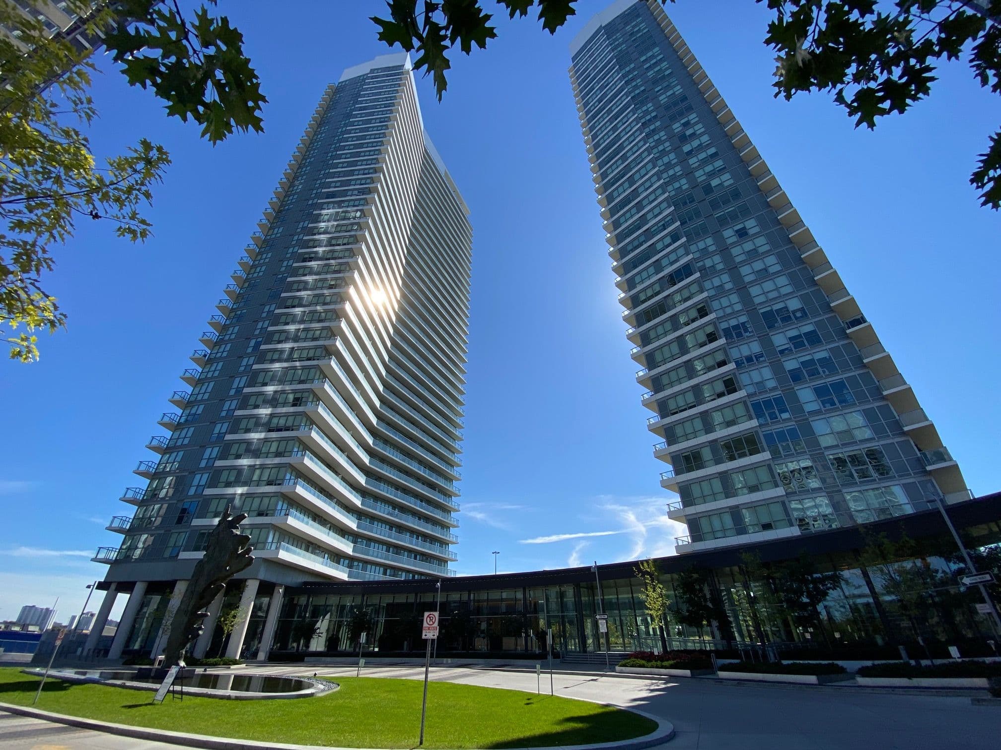 115 McMahon Drive PH 10, Toronto C15, ON M2K 0E3