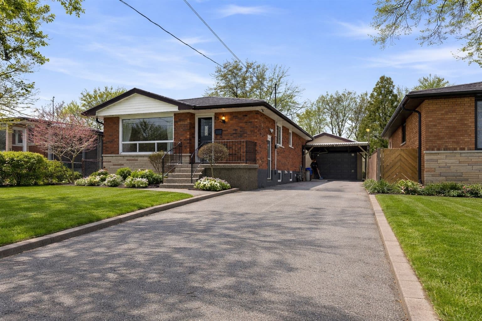 132 June Street, Hamilton, ON L9A 2R9