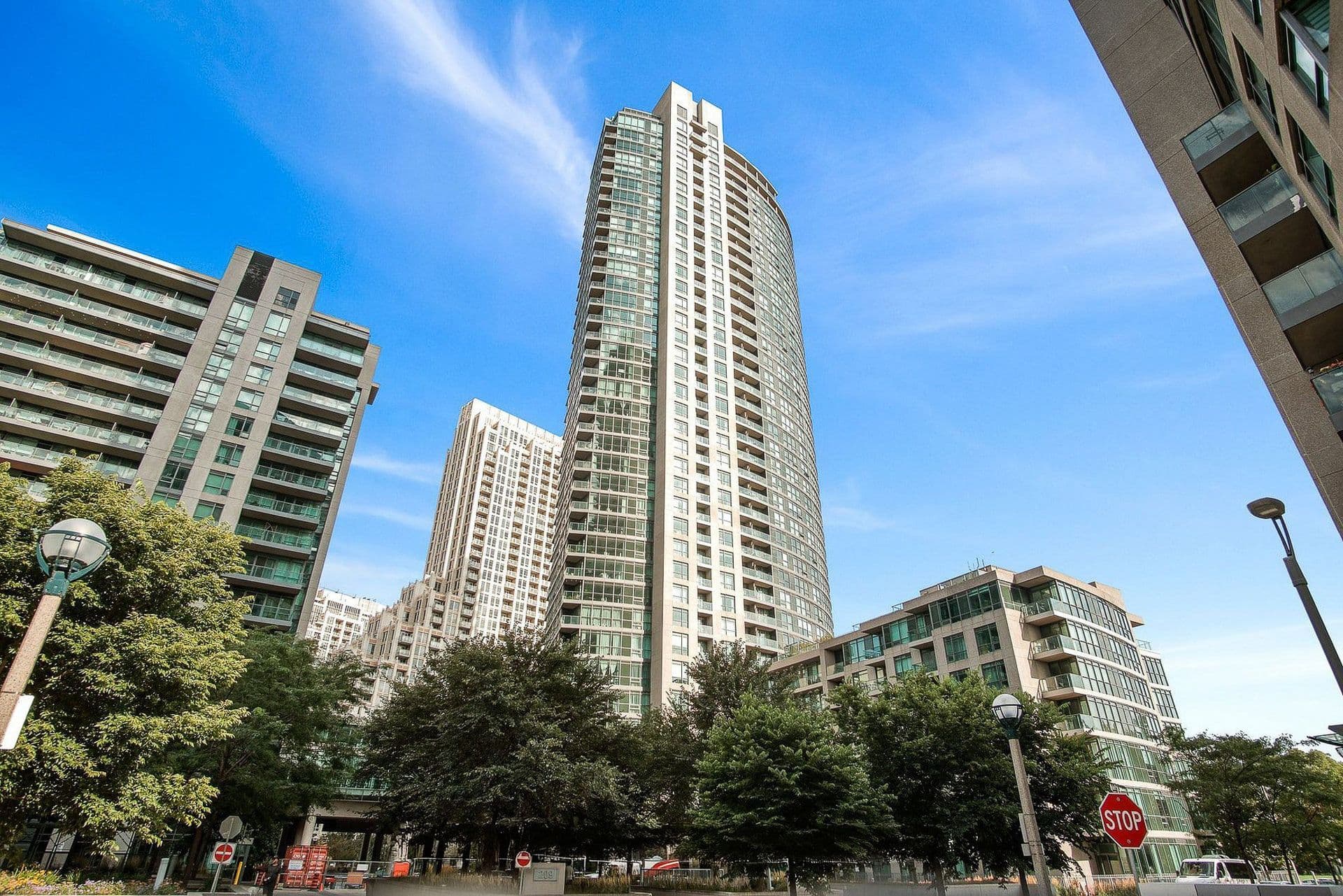 215 Fort York Boulevard 1710, Toronto C01, ON M5V 4A2