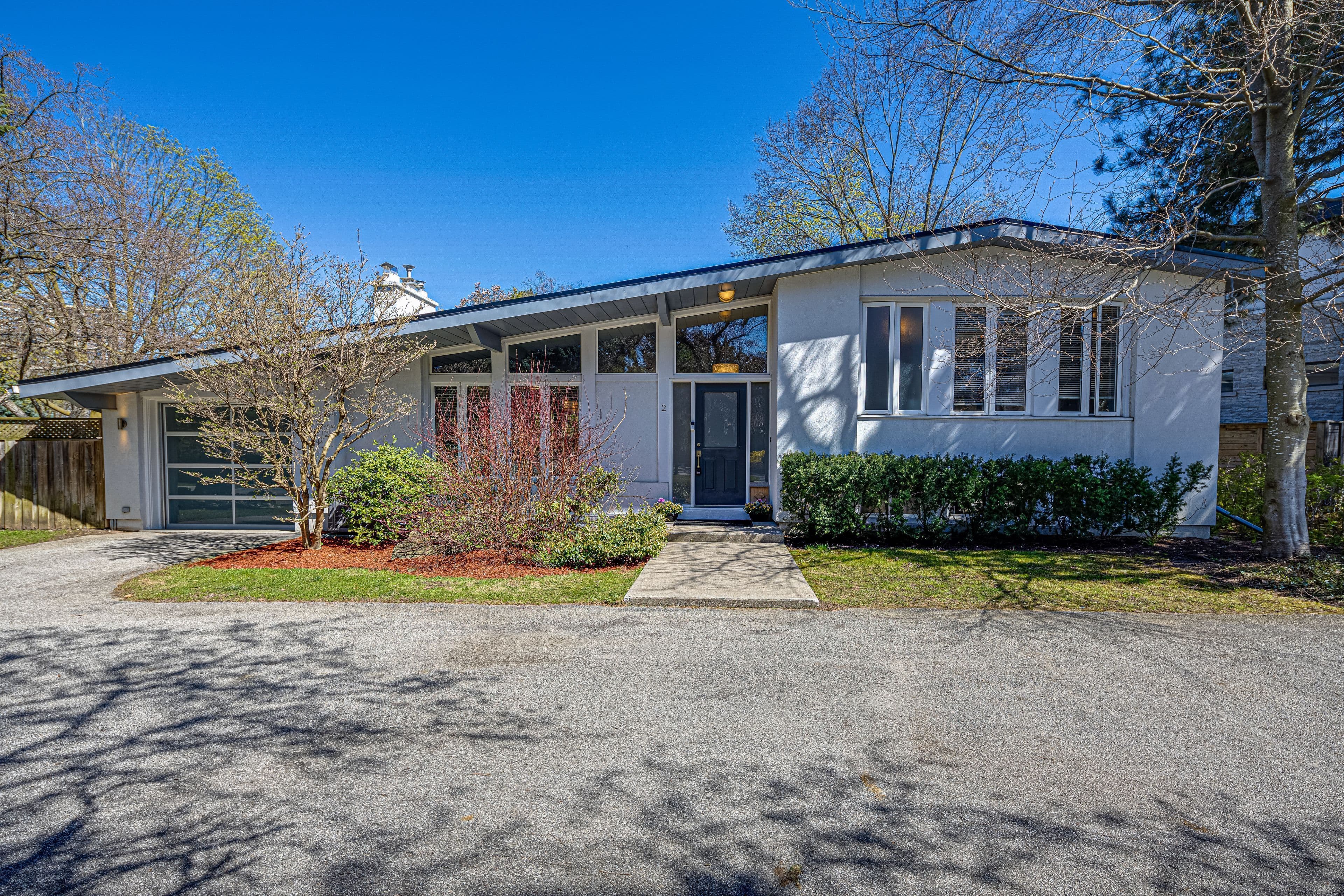 2 Parmbelle Crescent, Toronto C13, ON M3A 3G6