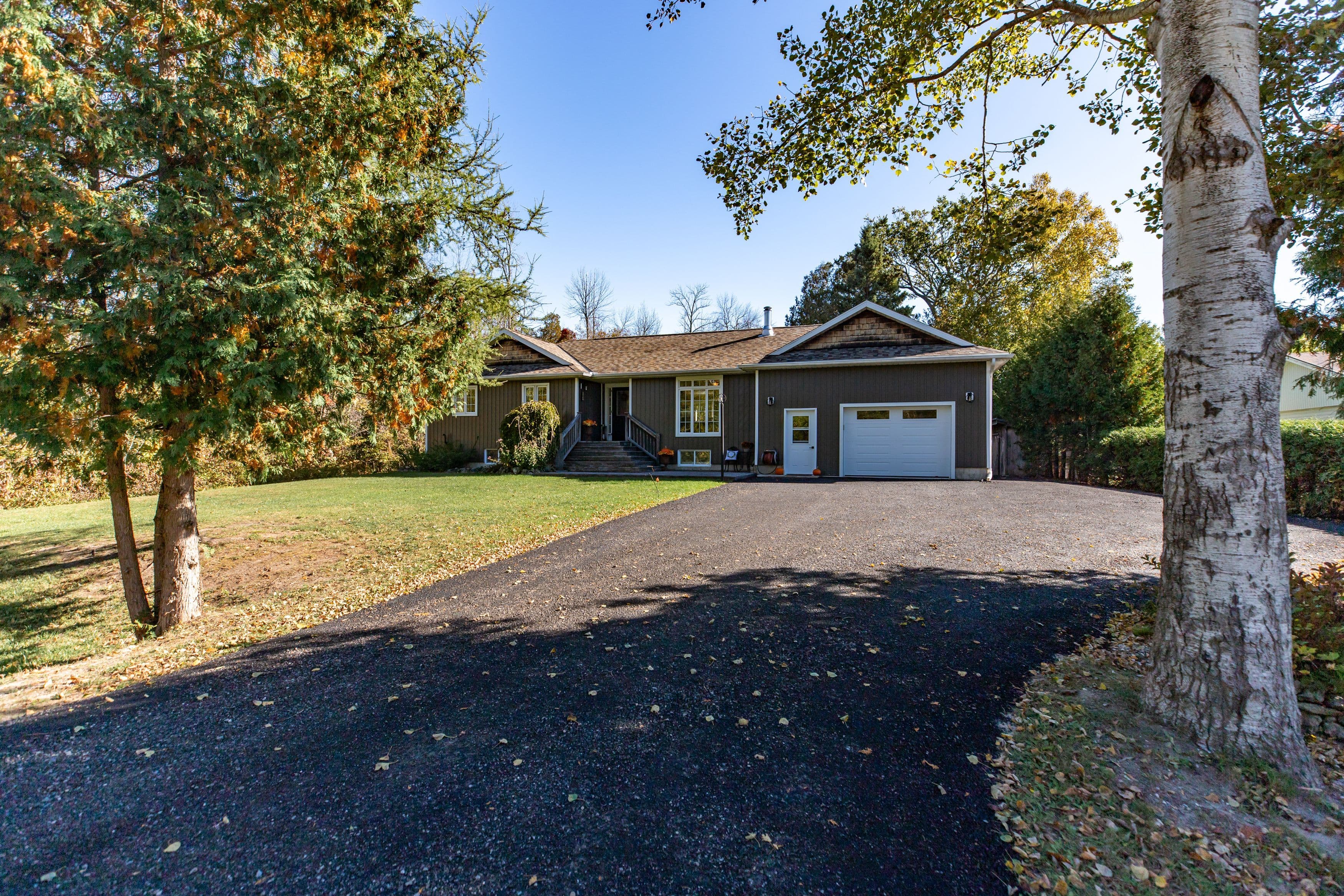 23 Pierce Street N, South Bruce Peninsula, ON N0H 2T0