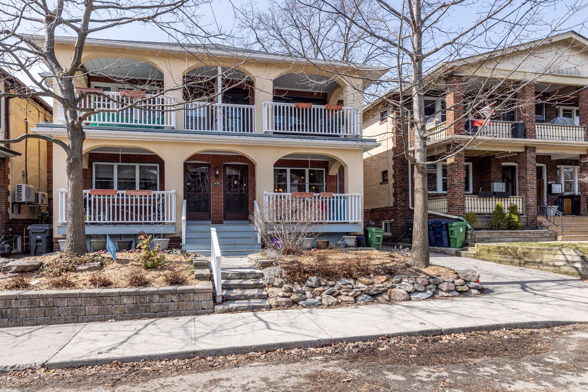 52 Wineva Avenue main, Toronto E02, ON M4E 2T2