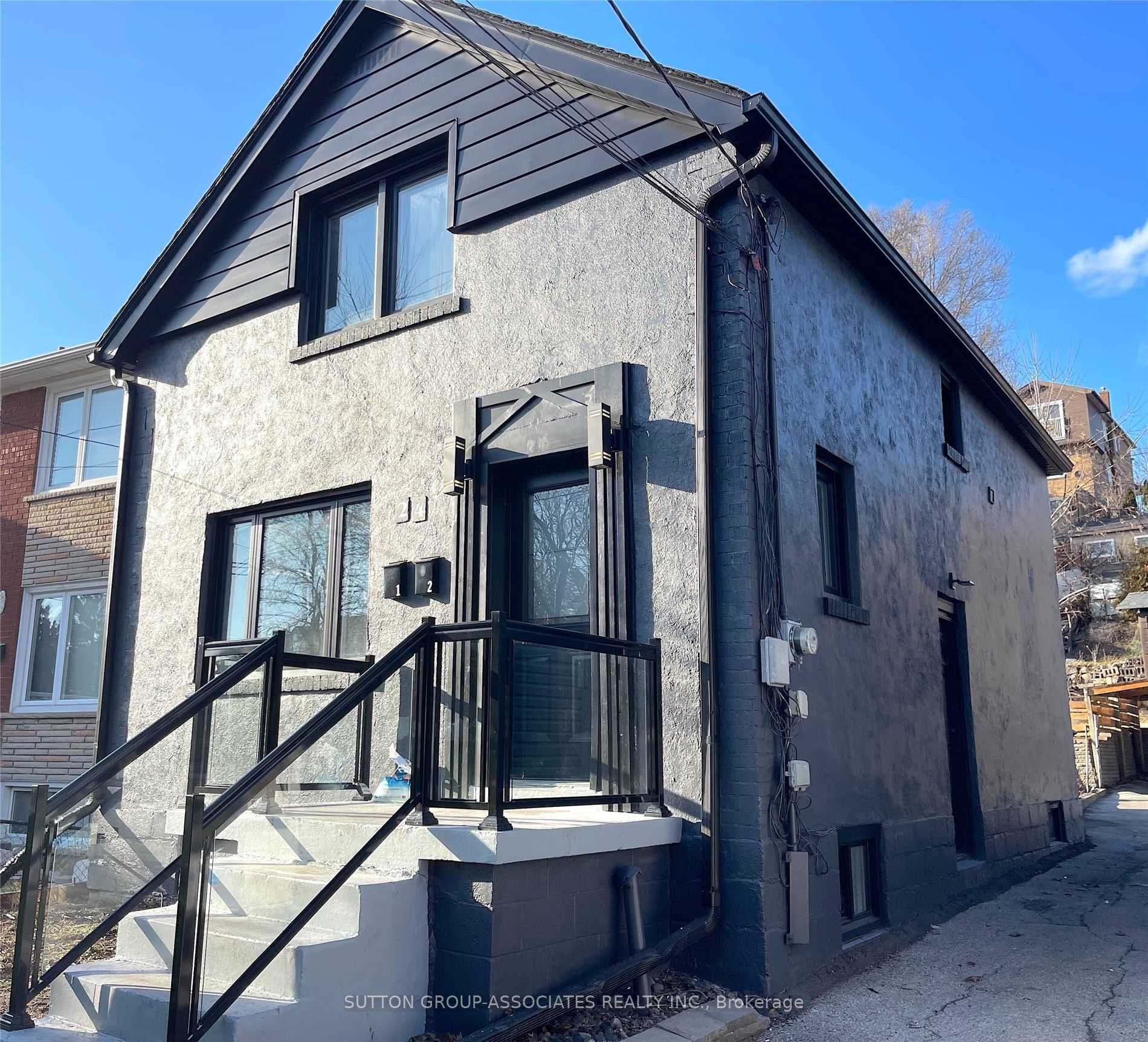 24 Dunraven Drive Lower, Toronto W03, ON M6M 1H1