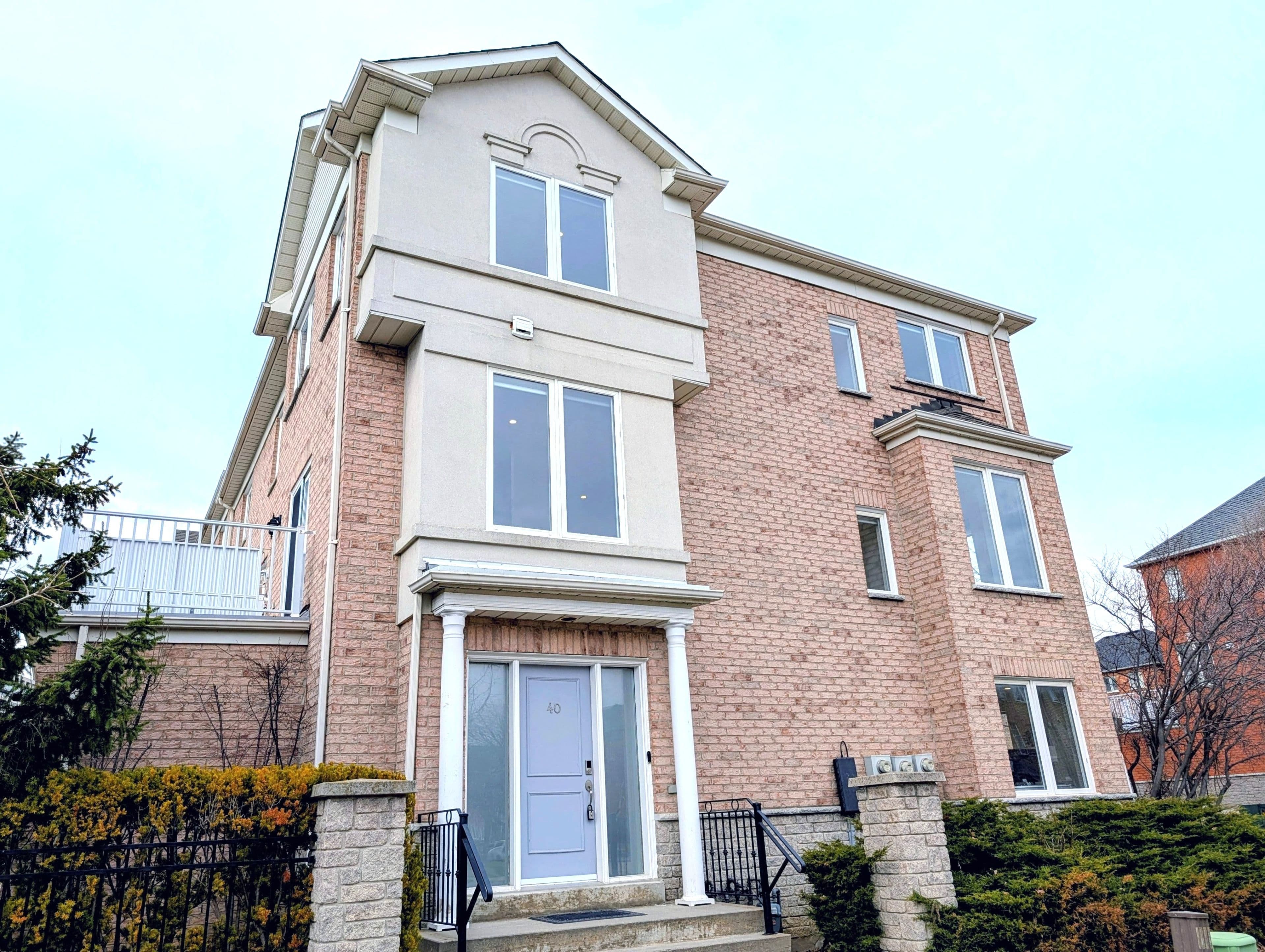 40 Leitchcroft Crescent, Markham, ON L3T 7W1