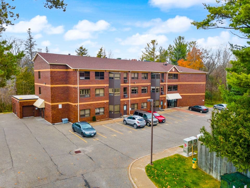 166 Olive Street 106, East Gwillimbury, ON L9N 1M9