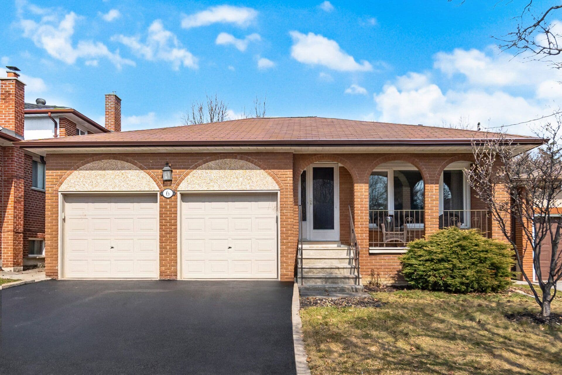 6 Disan Court, Toronto W10, ON M9V 4A7