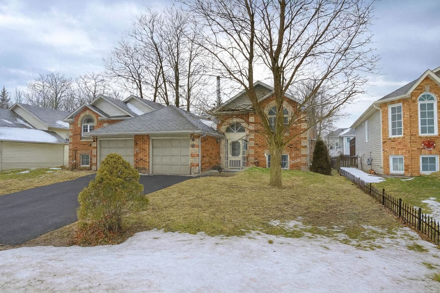 5 Goldsmith Place, Wasaga Beach, ON L9Z 1E4