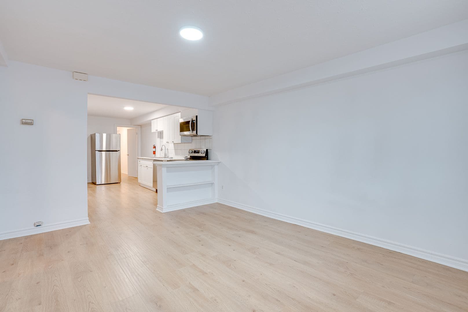 104 Gloucester Grove PH1, Toronto C03, ON M6C 2A8