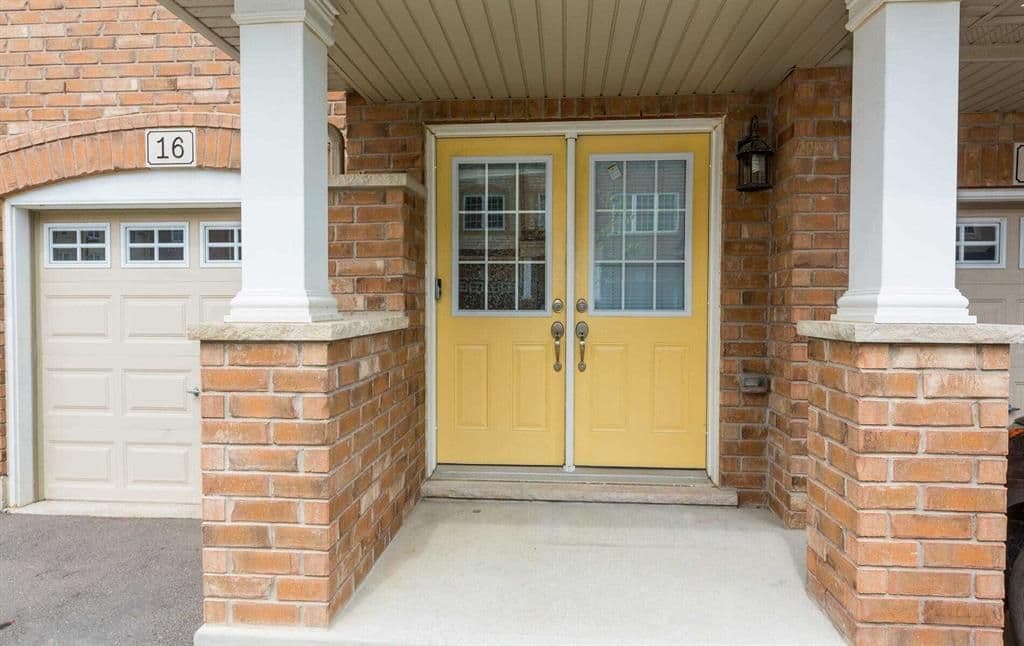 16 Dorchester Terrace, Hamilton, ON L8J 0G4