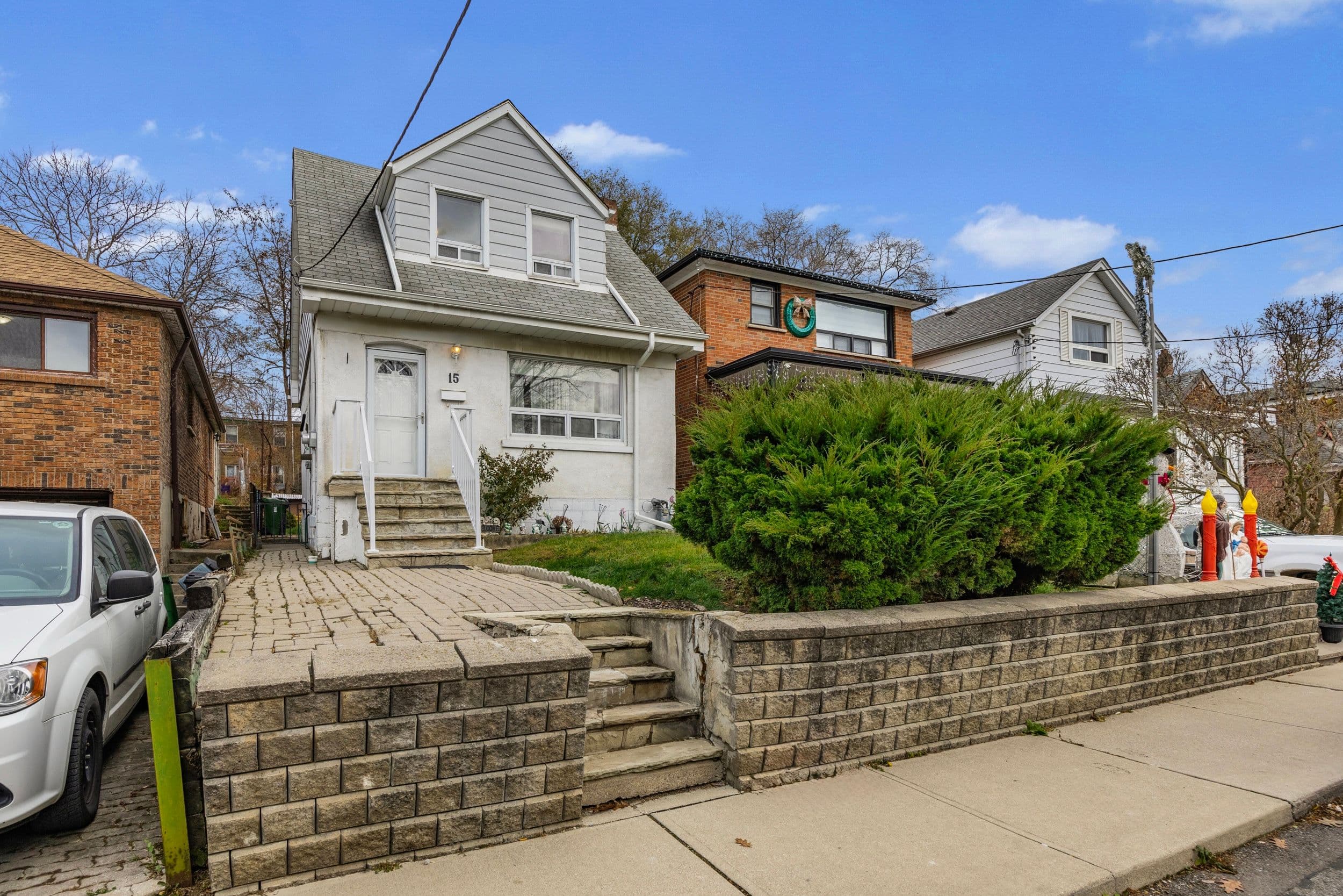 15 Cliff Street, Toronto W03, ON M6N 4L7