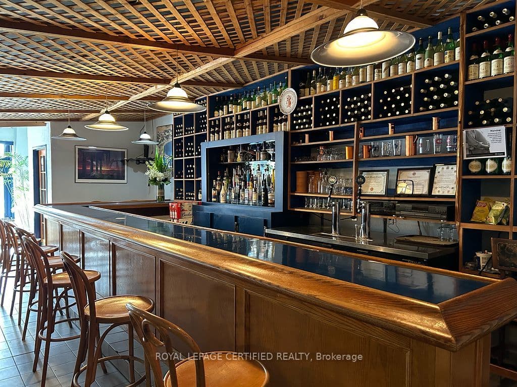 459 St Paul Street, St. Catharines, ON L2R 3N4