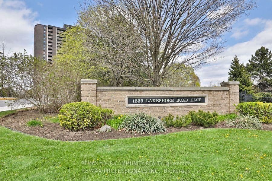 1535 Lakeshore Road E 205, Mississauga, ON L5E 3E2
