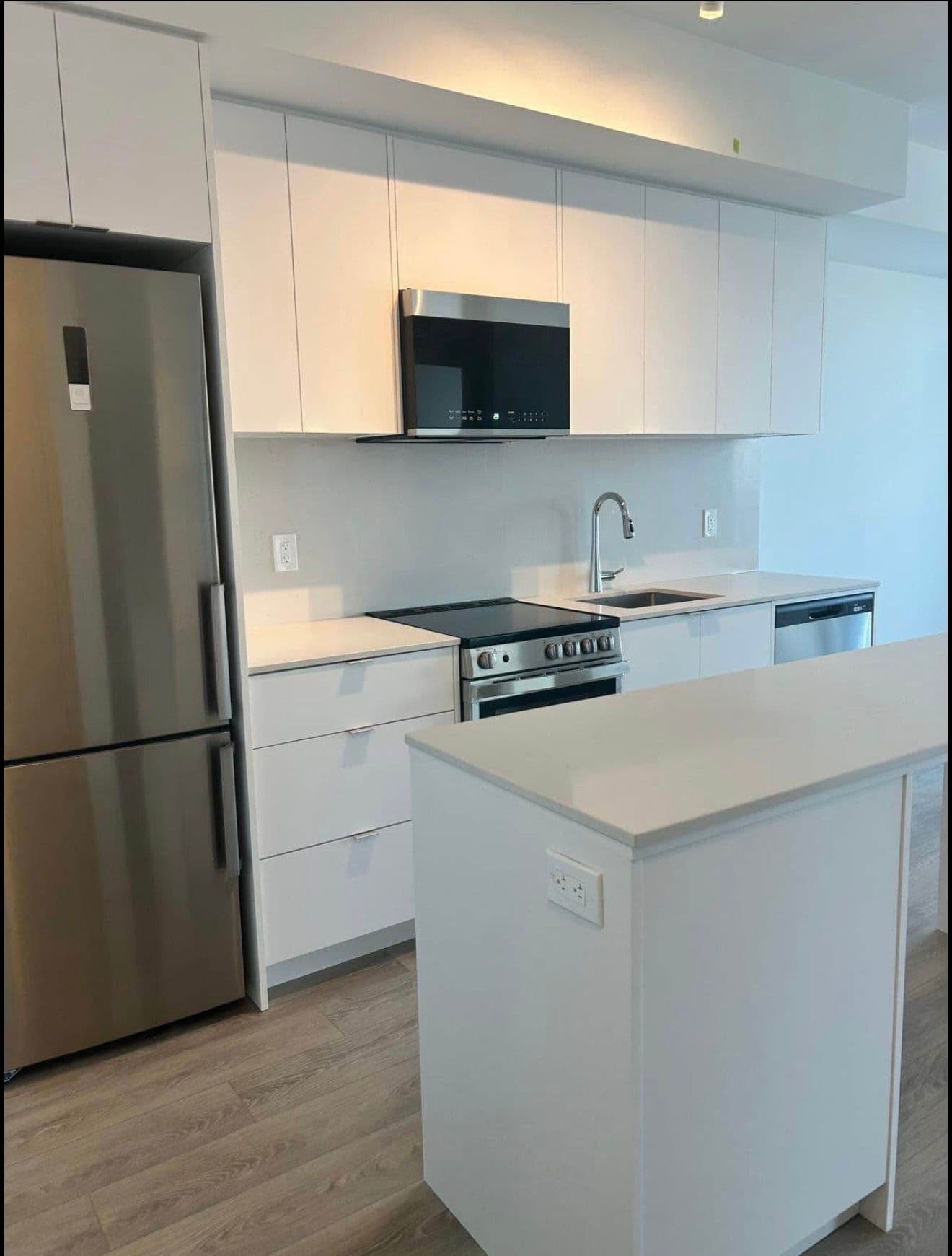 2088 James Street 1004, Burlington, ON L7R 0H2