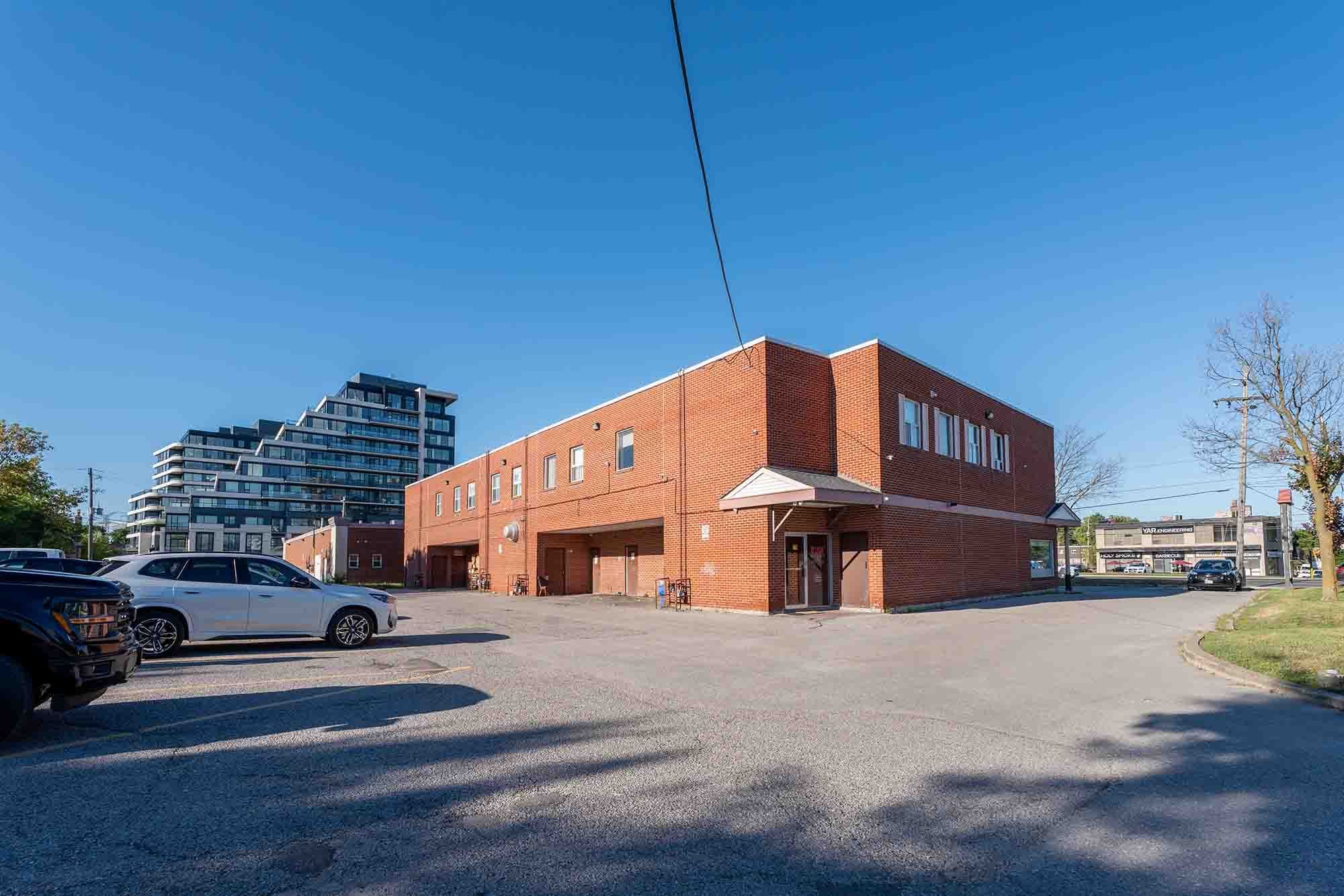 8134 Yonge Street, Vaughan, ON L4J 1W4