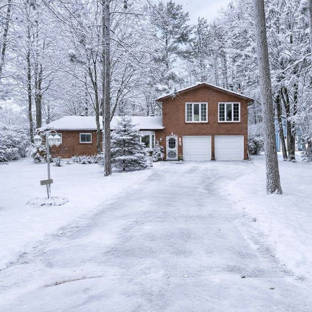 1 Lindale Avenue, Tiny, ON L9M 0J2